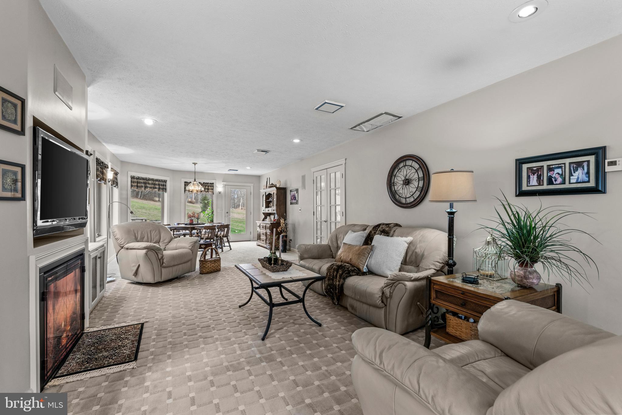 HOPEWELL TOWNSHIP - Residential