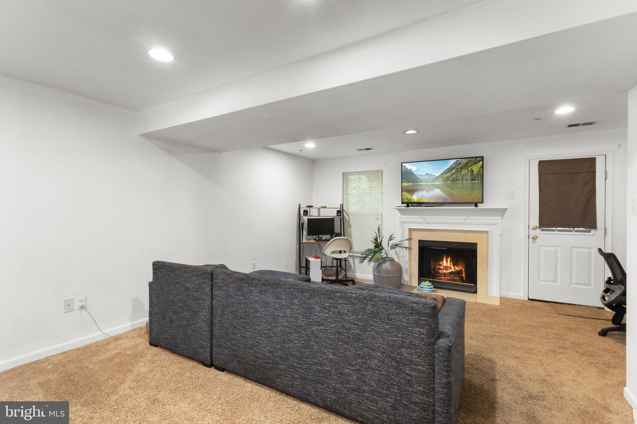 VILLAGE TOWNS - Residential