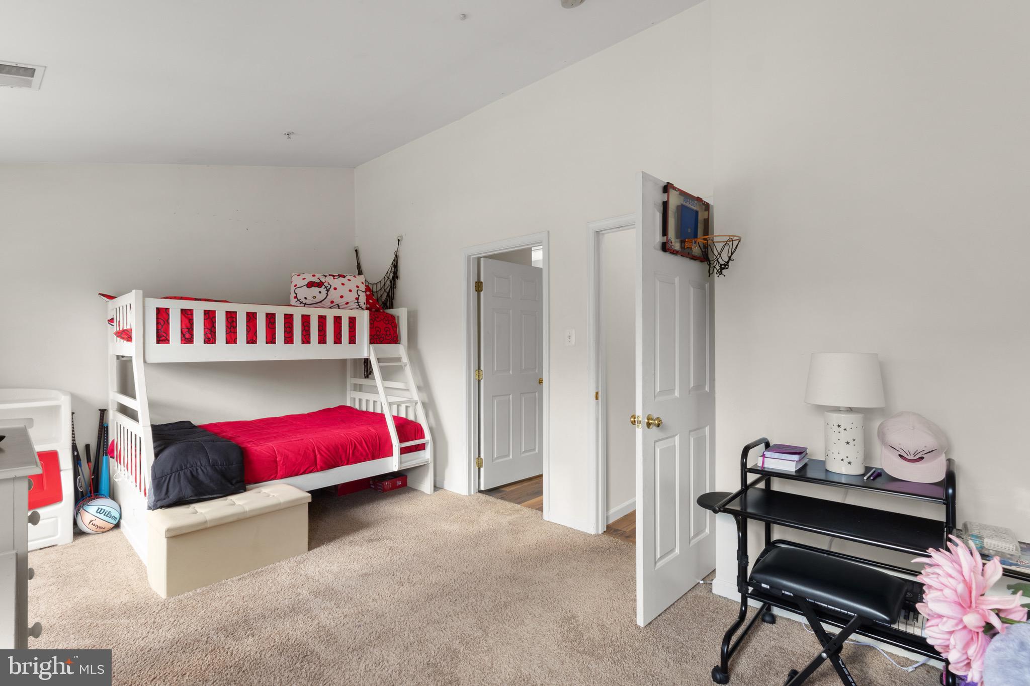 VILLAGE TOWNS - Residential