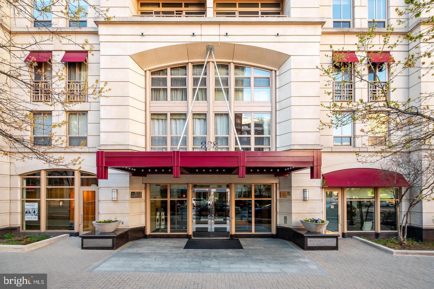 888 N QUINCY STREET 502