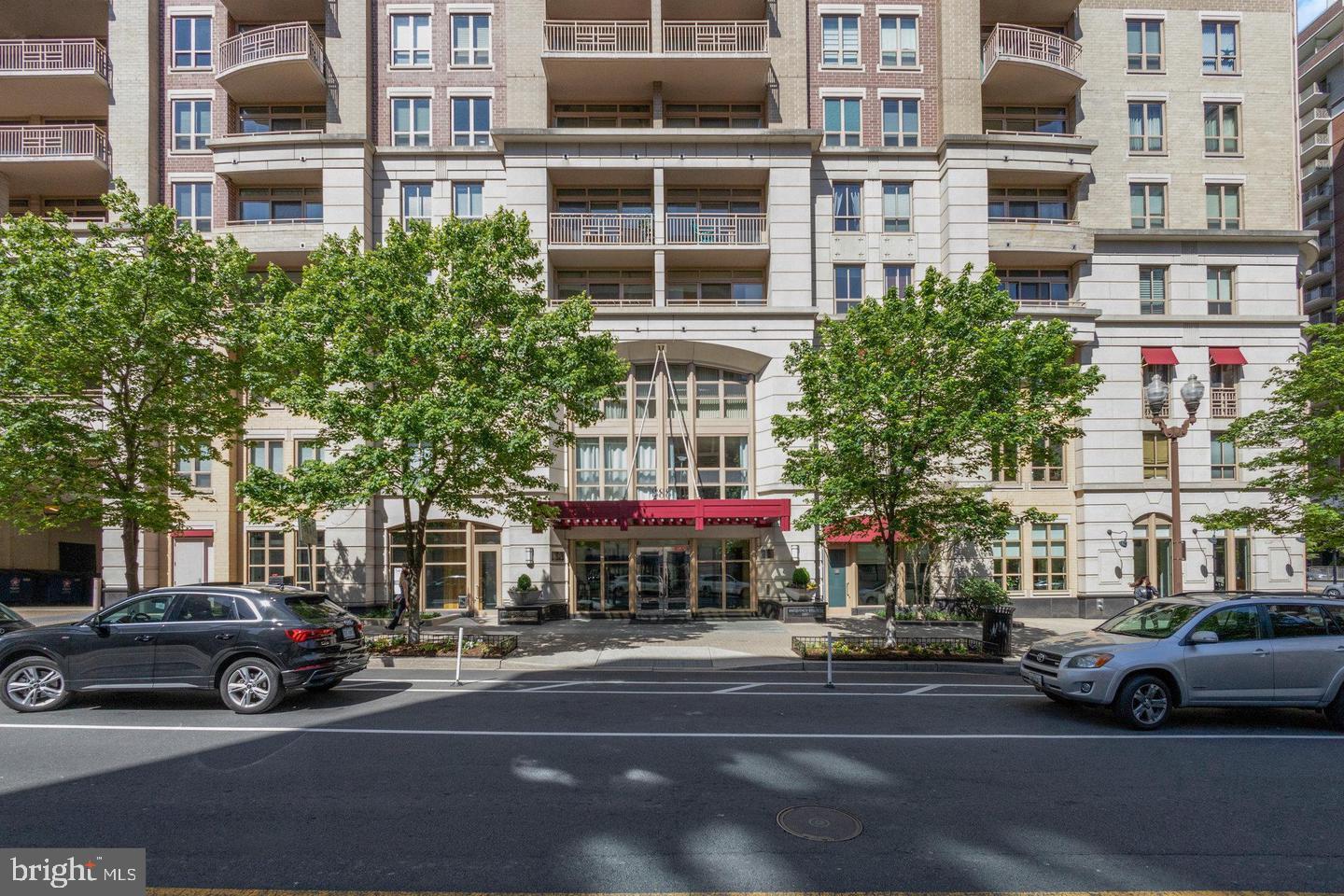 888 N QUINCY STREET 502