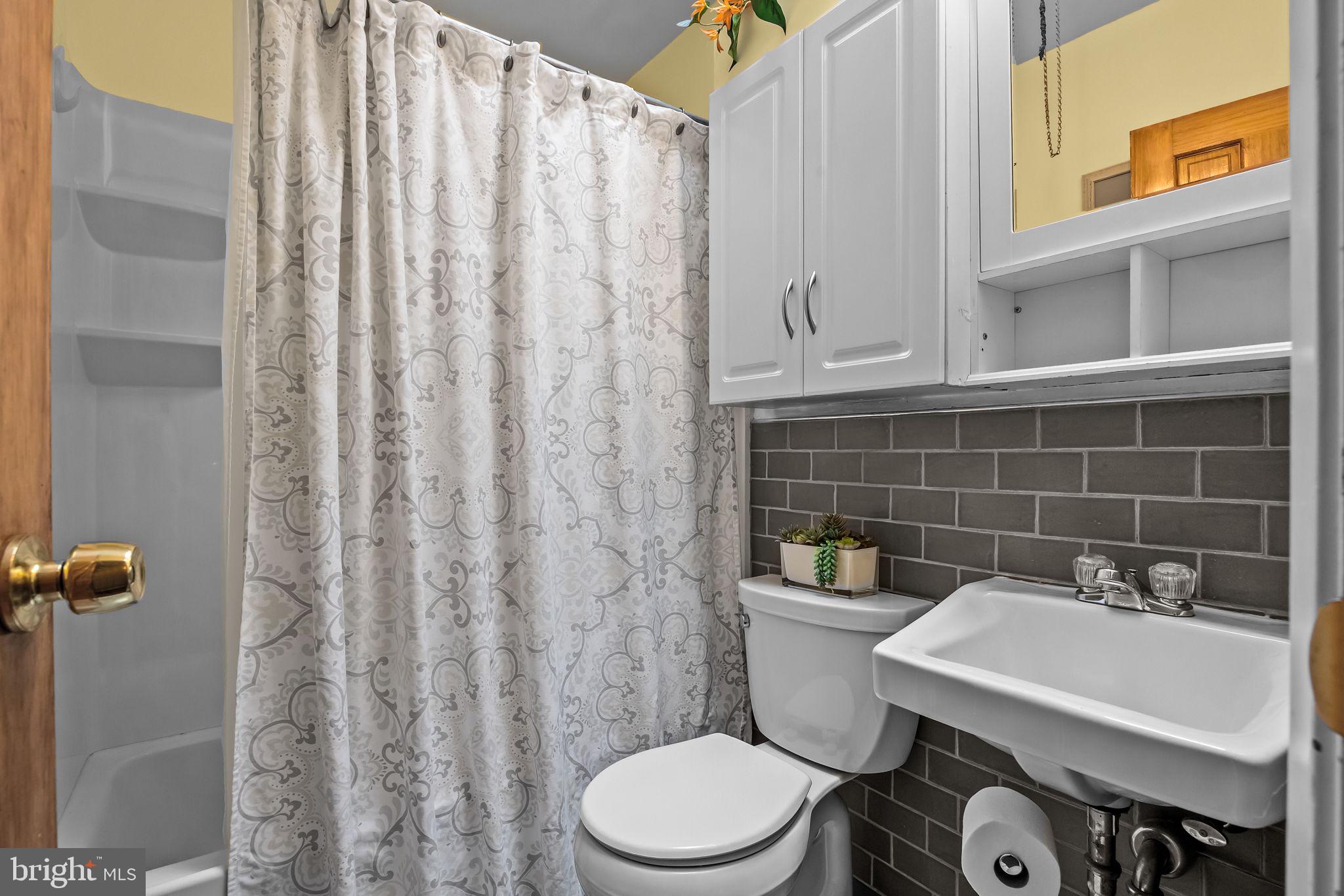 BUSTLETON - Residential