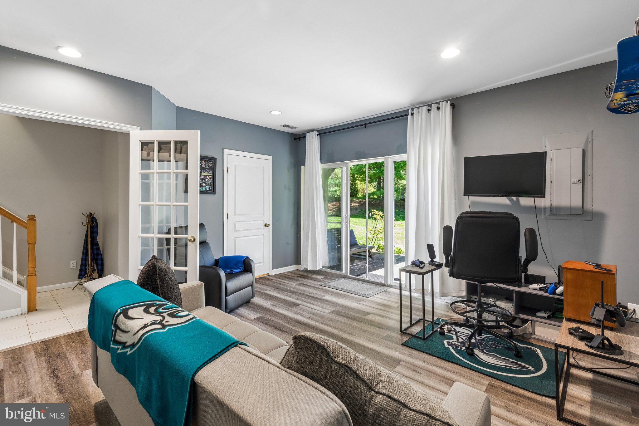 DOYLESTOWN STATION - Residential