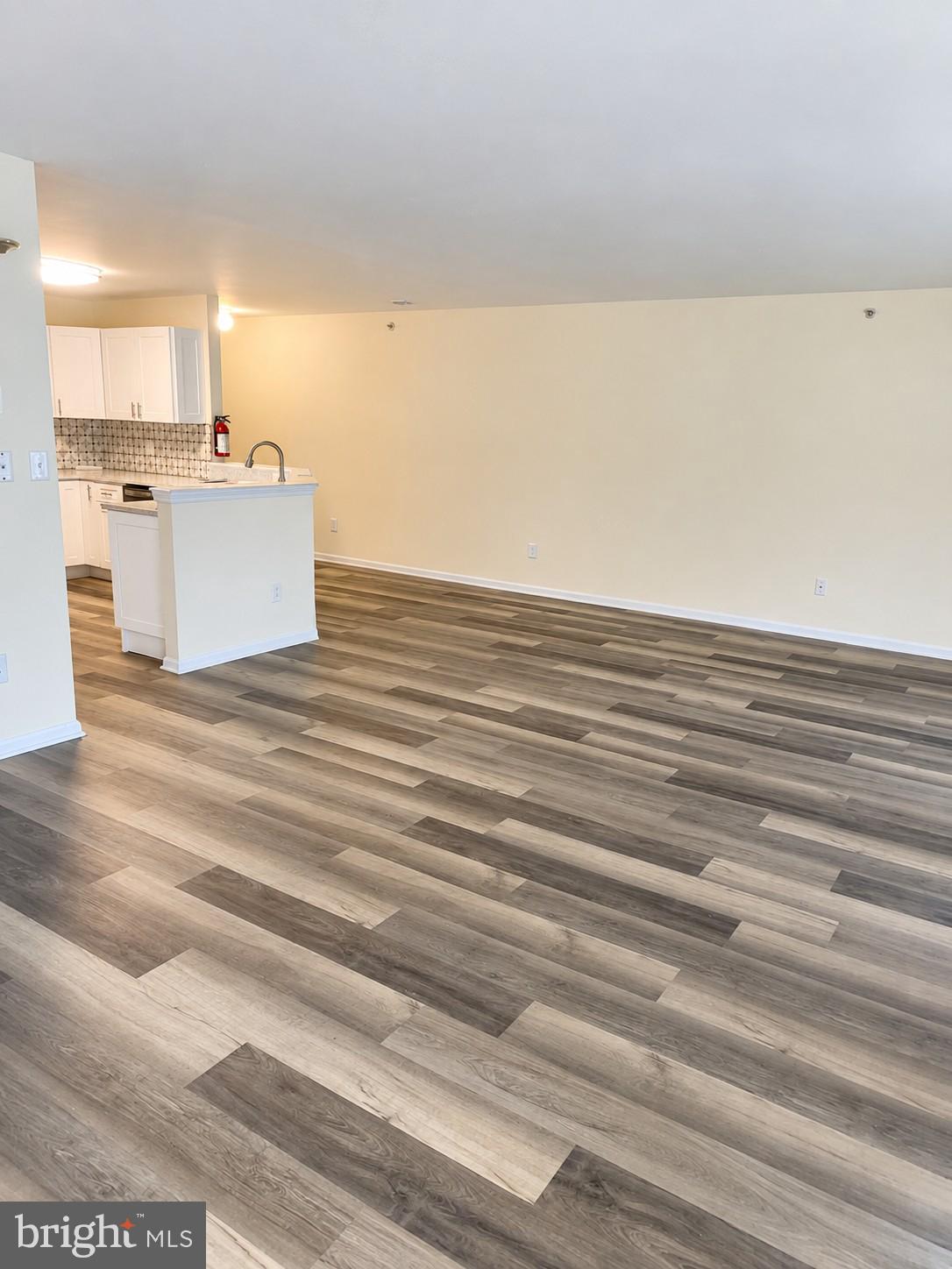 938 PINE VALLEY COURT