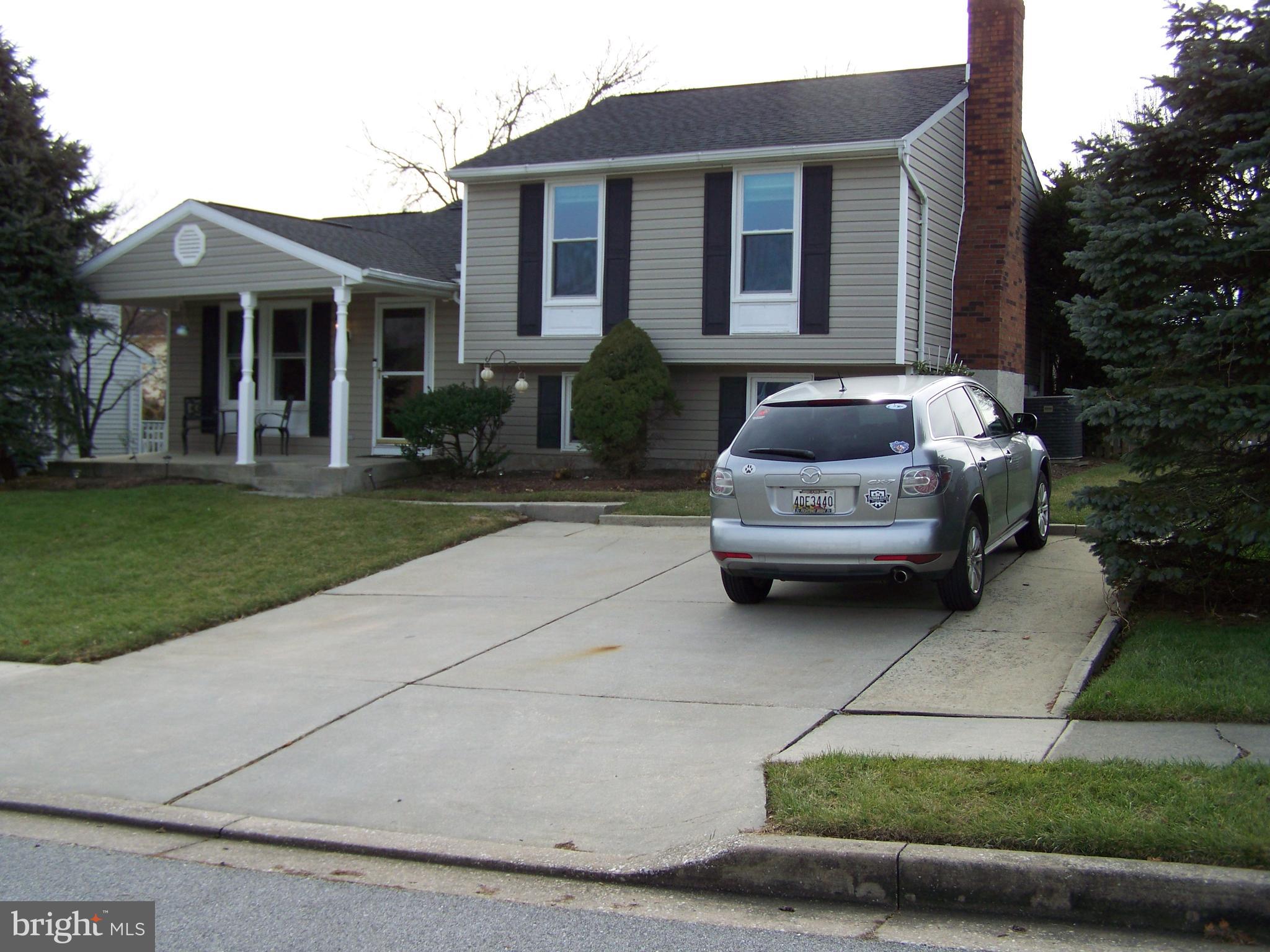 JUST REPLACED- BRAND NEW GRANITE KITCHEN COUNTERS, NEW STAINLESS APPLIANCES, NEW SINK, GARBAGE DISPOSER, NEW FLOORING IN LAUNDRY/UTILITY AREA, & NEW WATER HEATER! ALL COMPLETED AND READY TO GO. PRICE REDUCED 10,000! SELLER SAYS MOVE IT! 2019-BOTH BATHROOMS COMPLETELY REMODELED, CARPET BRAND NEW, 2018-NEW ARCHITECTURAL ROOF, 2015-NEW WINDOWS. SITS ON CUL-DE-SAC FOR PRIVACY. OFF STREET PARKING DRIVEWAY. BIG KITCHEN WITH EVEN BIGGER FAMILY ROOM OFF KITCHEN FACING BACK YARD AND DECK WITH CATHEDRAL CEILINGS. PERFECT FOR ENTERTAINING. KITCHEN HAS SEPARATE WORK COUNTER AND CABINETS. ALL NEW UPSTAIRS CARPET IN BEDROOMS AND BOTH BATHS COMPLETELY NEW. LOWER LEVEL REC ROOM WITH WOOD BURNING FIREPLACE AND ROUGHIN FOR HALF BATH(SEPARATE ROOM). UTILITY ROOM WITH FRONT LOADERS AND LAUNDRY TUB. BIG DECK IN LARGE REAR YARD WITH LARGE SHED WITH BUILTINS. 3RD BEDROOM CURRENTLY SET UP WITH SHELVING-EASILY REMOVABLE.