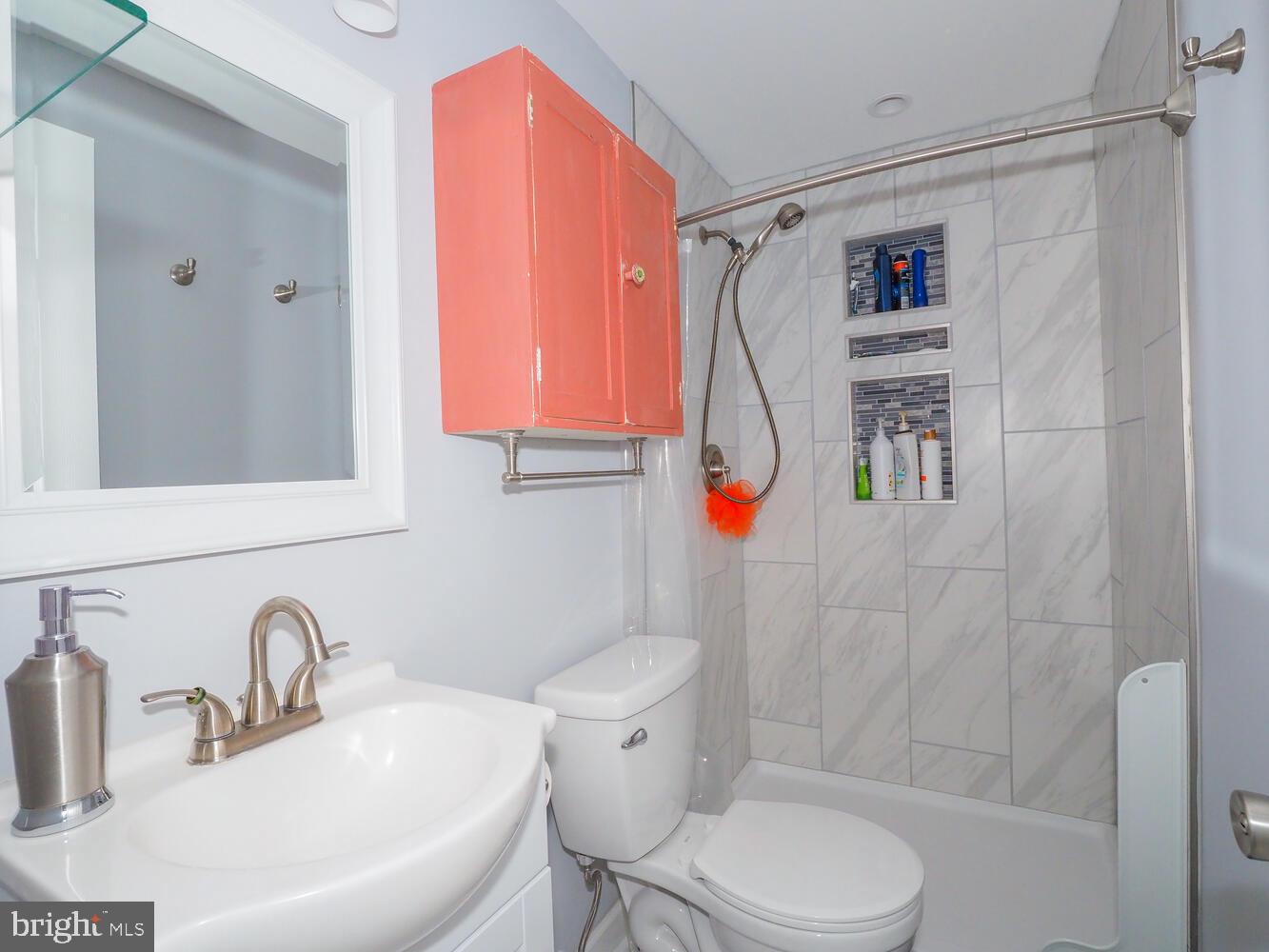 FOUR SEASONS ESTATES - Residential