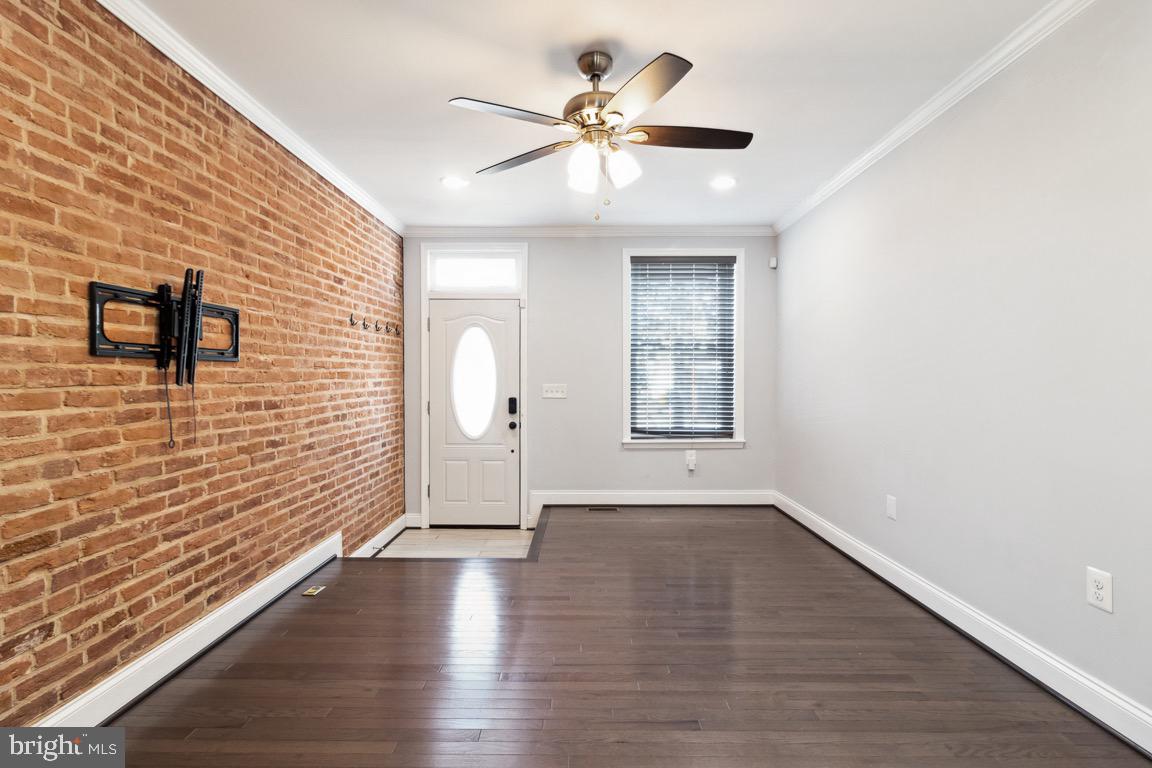 2933 FAIT AVENUE