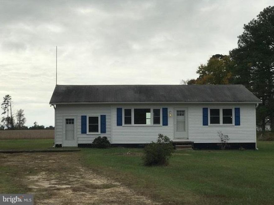 Adorable home in a quiet area for rent.  One bedroom, one bath with living room, eat in kitchen, laundry room, and enclosed porch.  Absolutely no pets allowed.  Lawn care is included in the rent, all other utilities paid by renter.  Credit checks run by the listing agent.