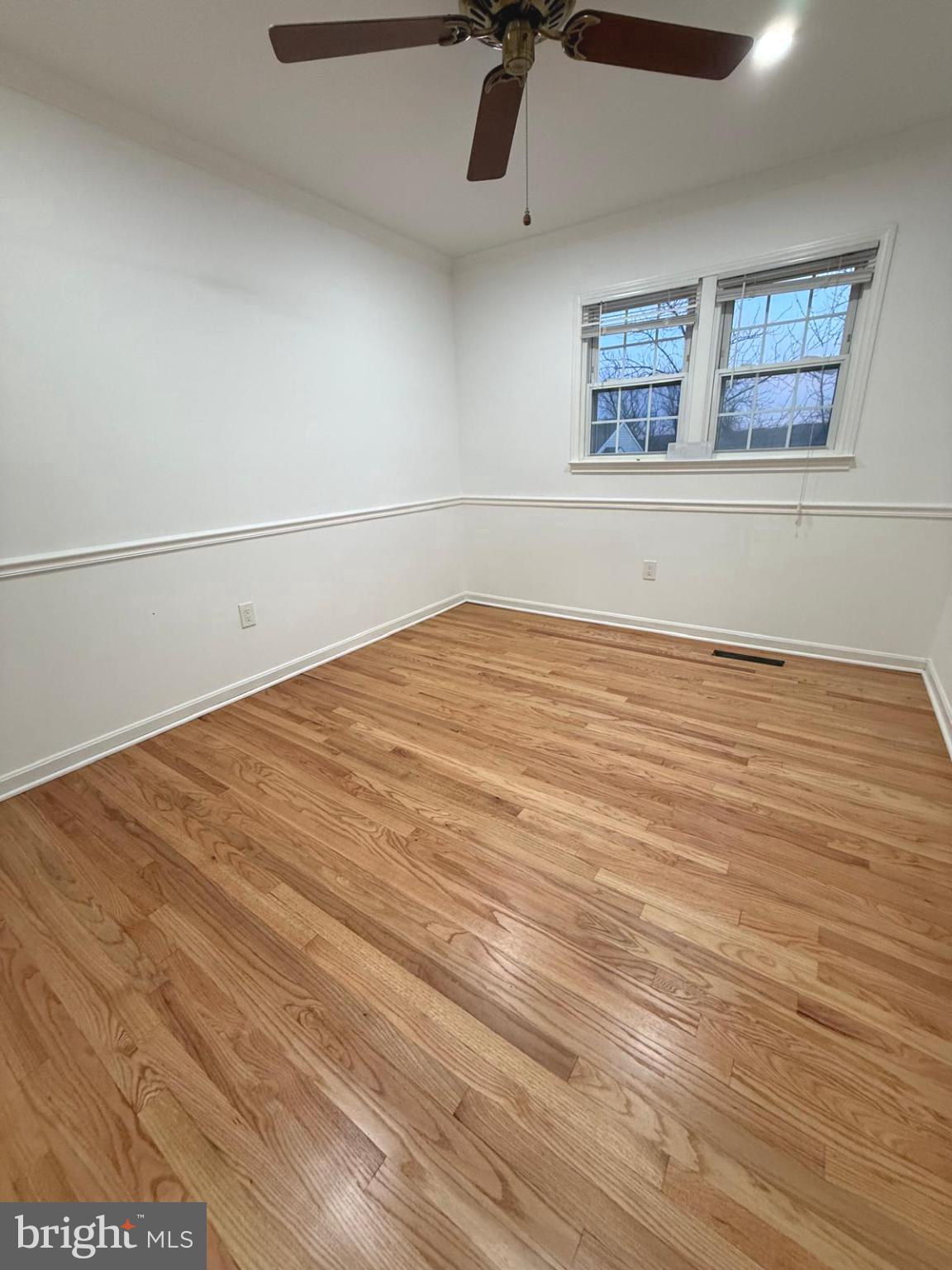 WILLIAMSBURG SQUARE - Residential