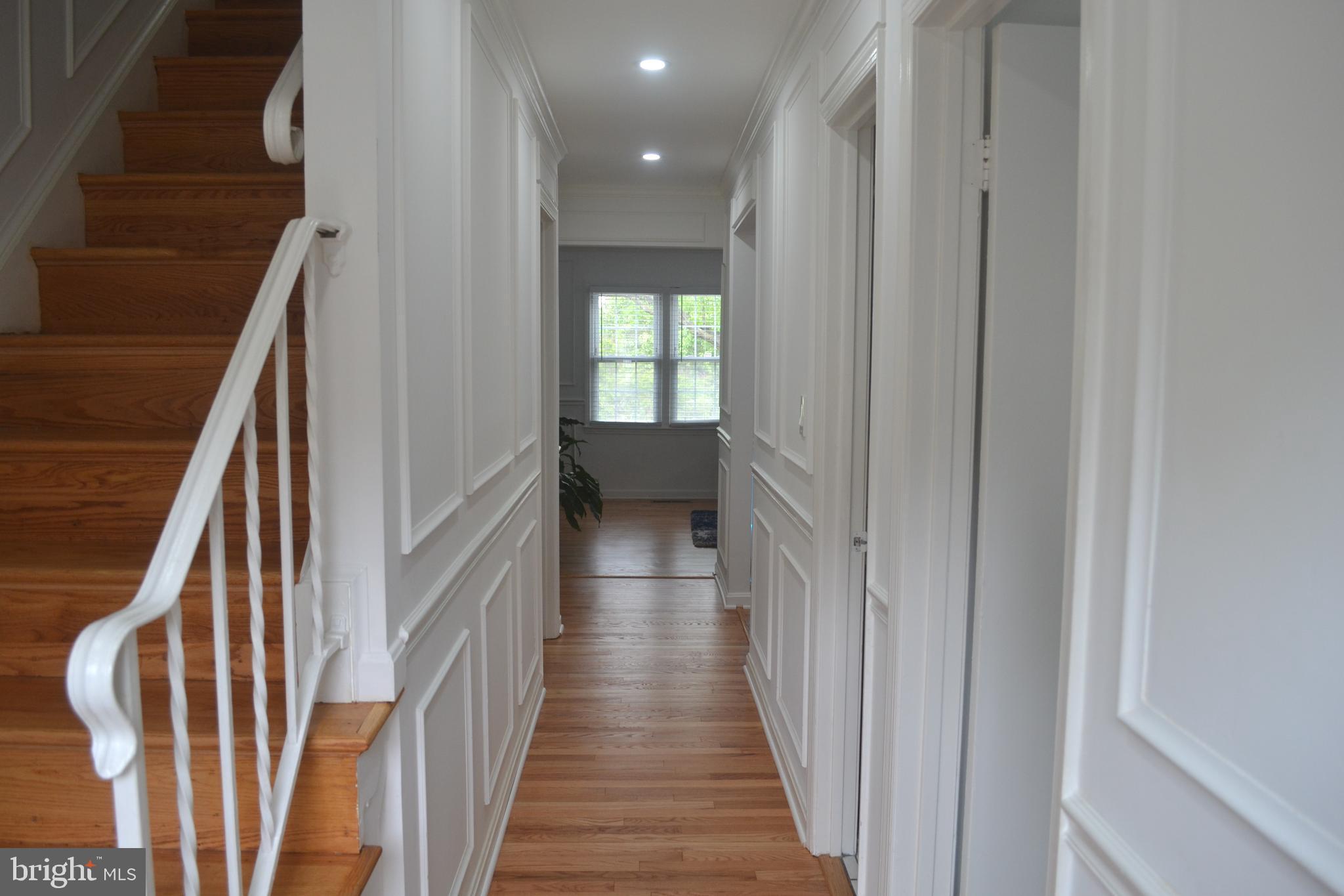 9525 GREENCASTLE LANE