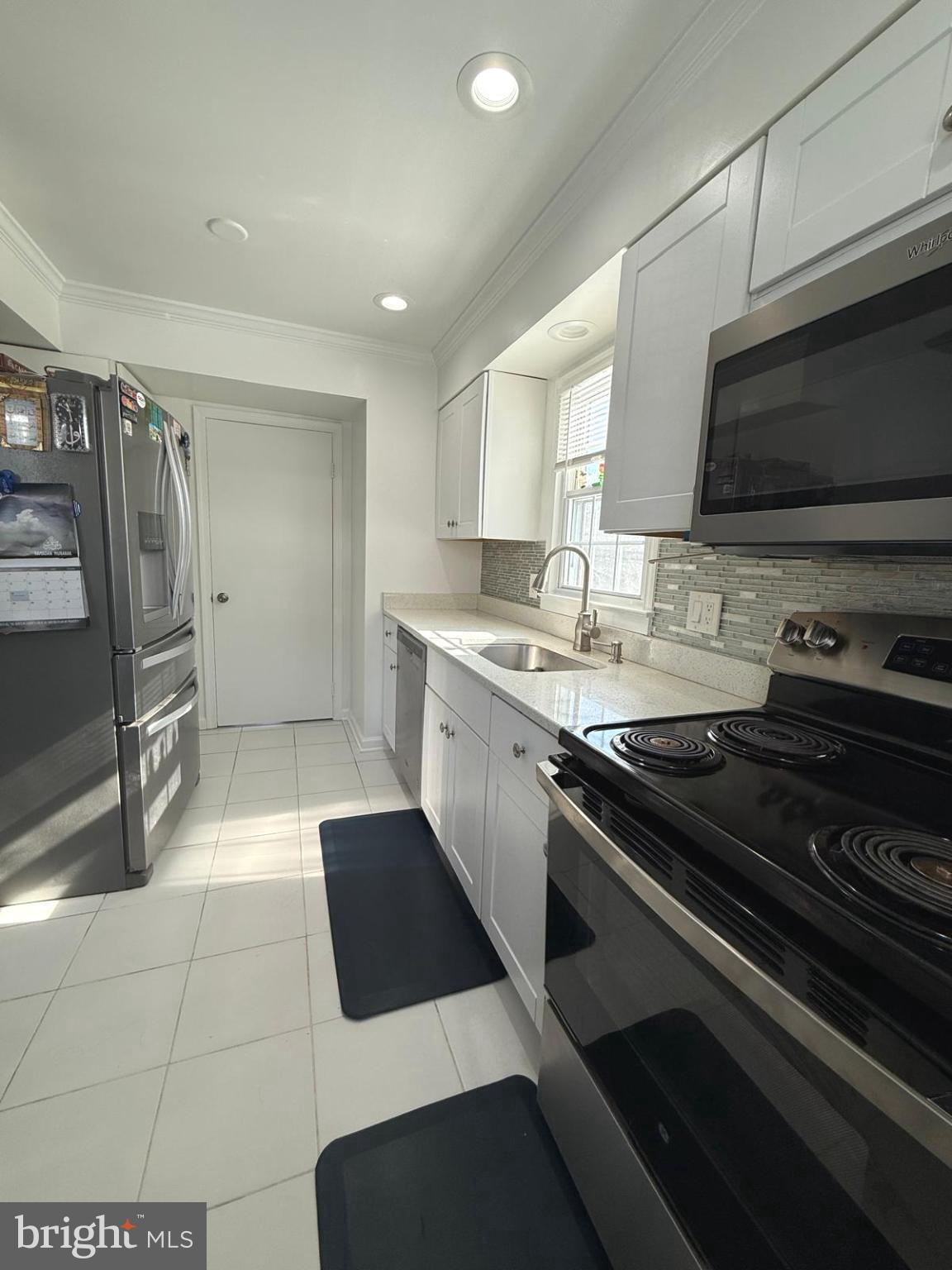 WILLIAMSBURG SQUARE - Residential