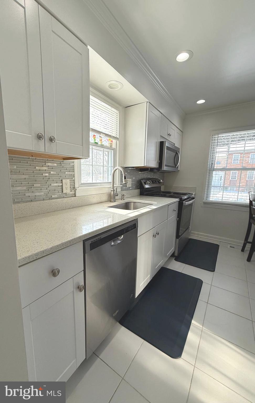 WILLIAMSBURG SQUARE - Residential