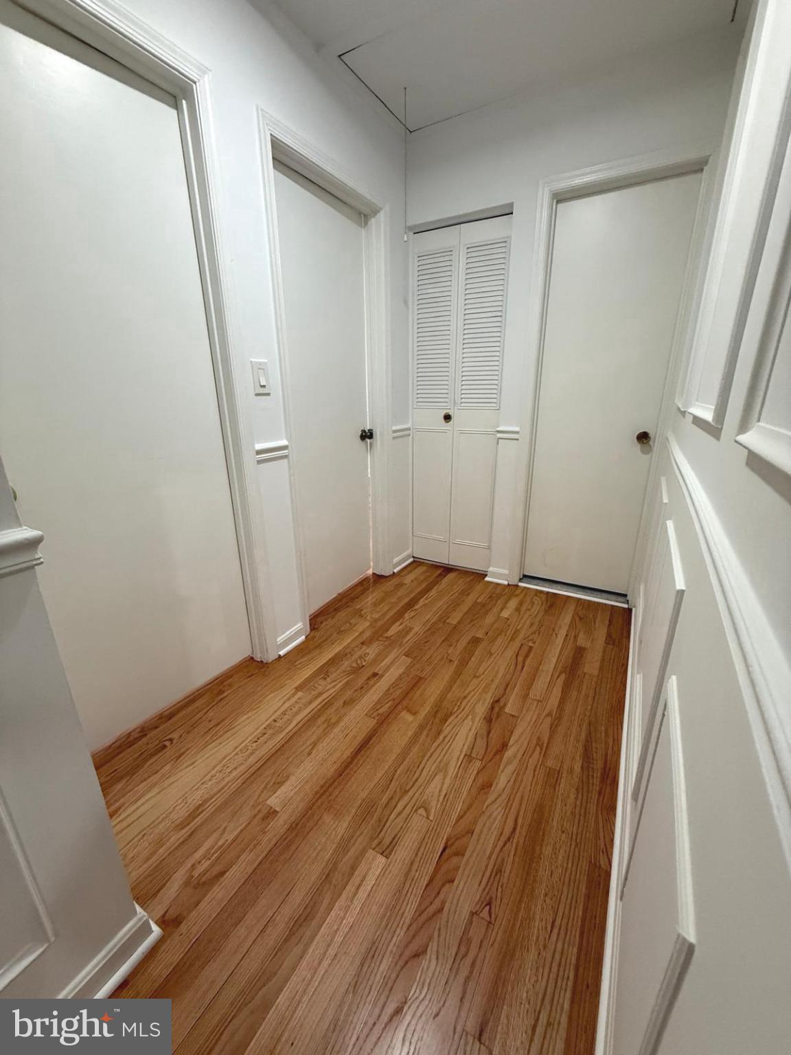 WILLIAMSBURG SQUARE - Residential