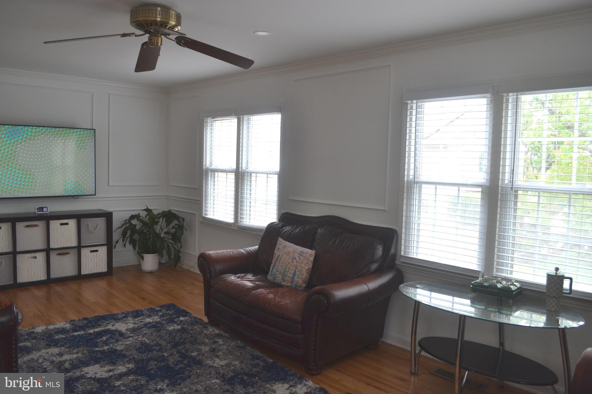 WILLIAMSBURG SQUARE - Residential