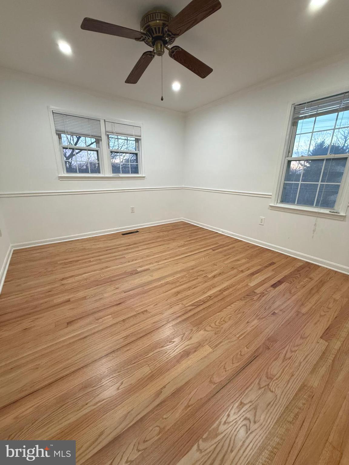 WILLIAMSBURG SQUARE - Residential