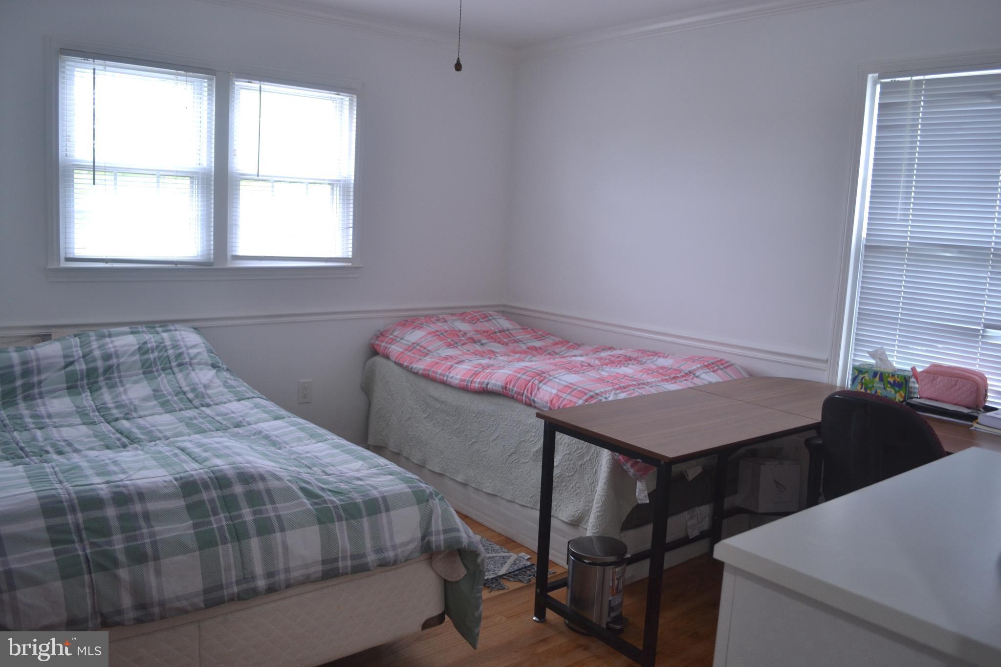 WILLIAMSBURG SQUARE - Residential