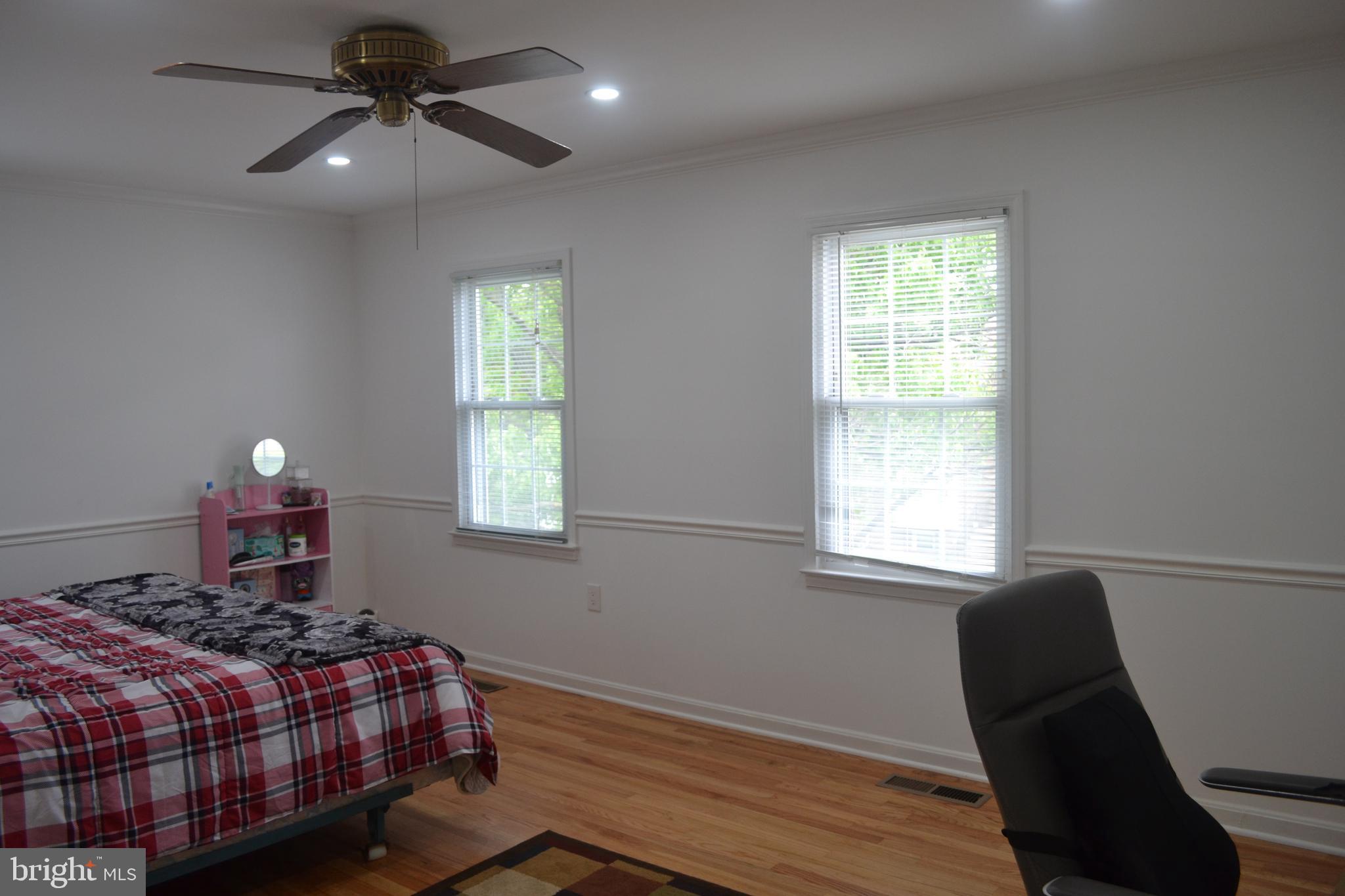 WILLIAMSBURG SQUARE - Residential
