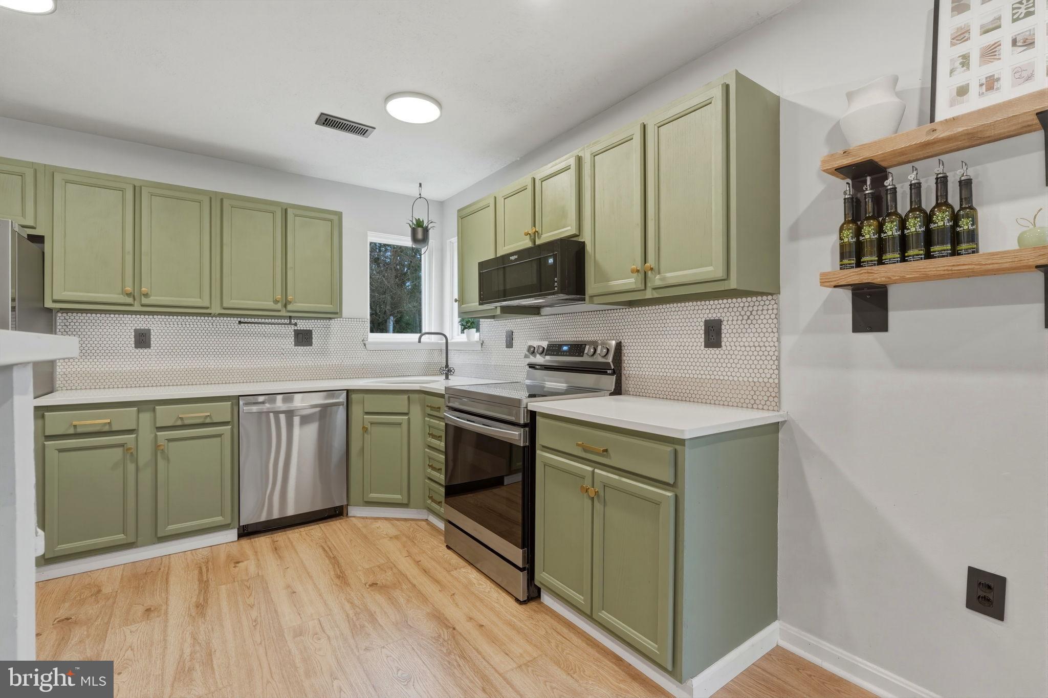 4235 MOCKINGBIRD CIRCLE