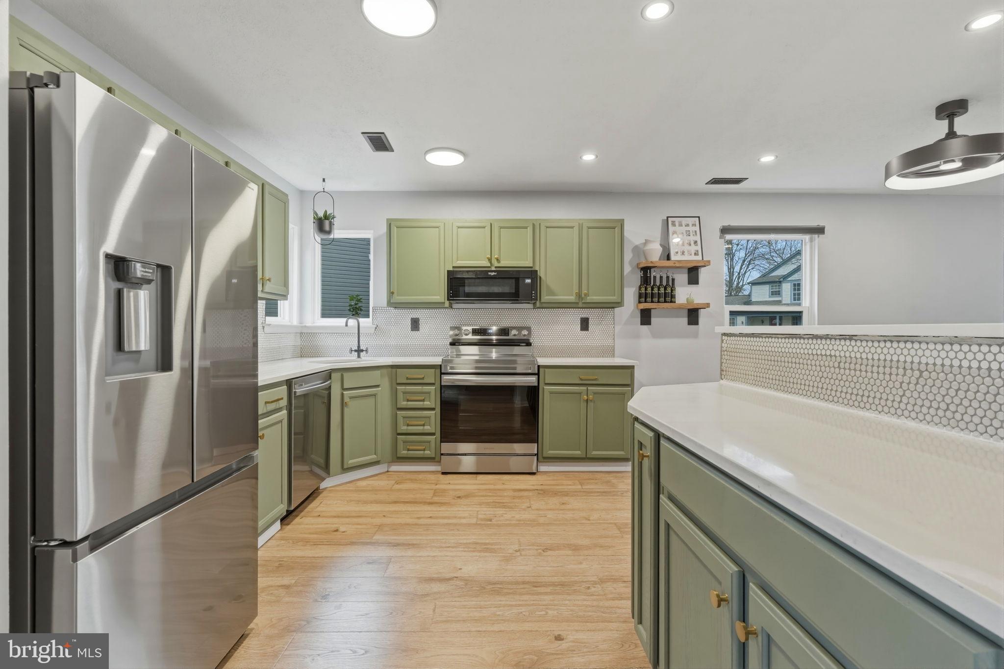 4235 MOCKINGBIRD CIRCLE