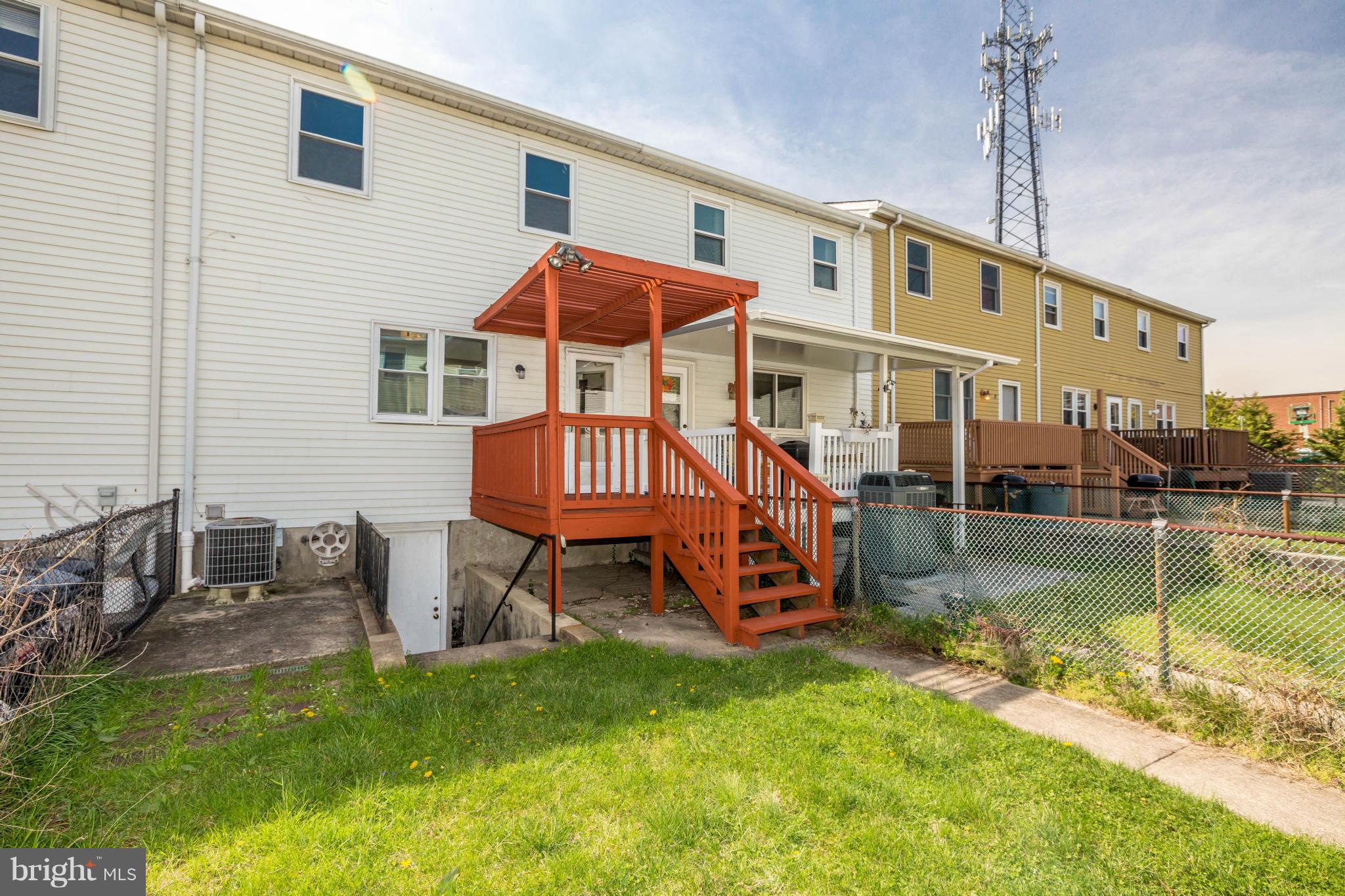 VILLAGE OF OLD HARFORD - Residential