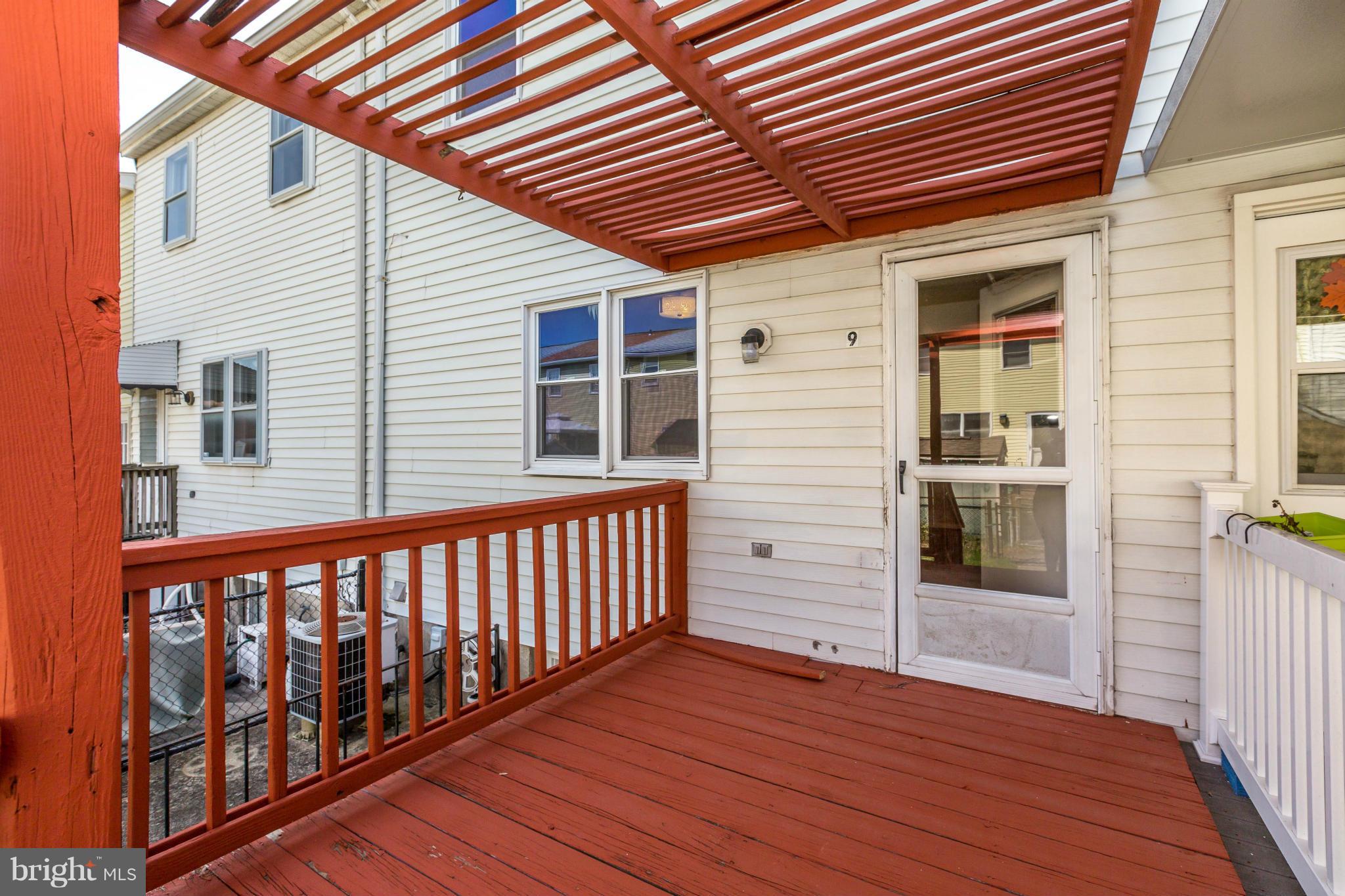 VILLAGE OF OLD HARFORD - Residential