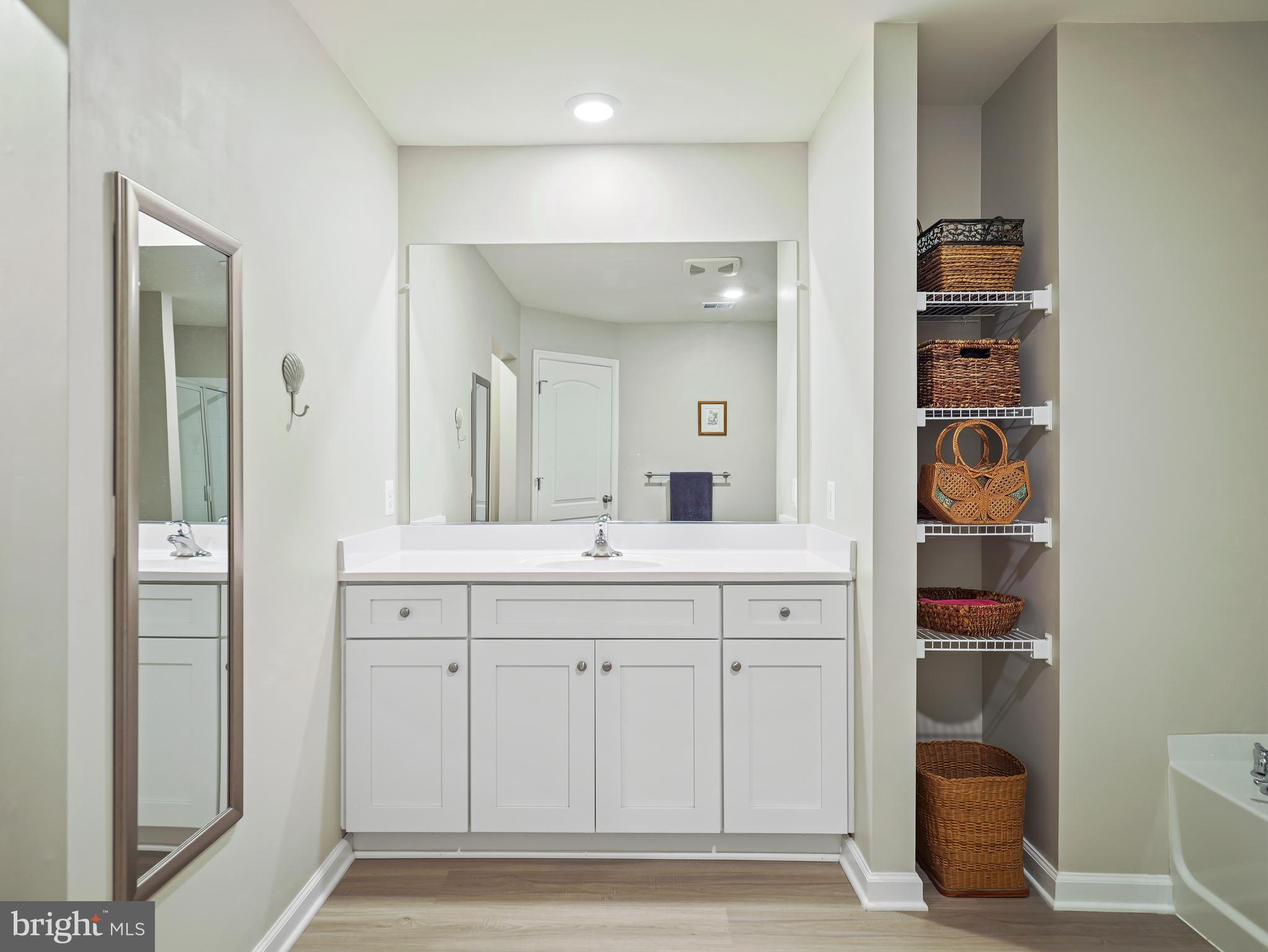 BROOKFIELD - Residential