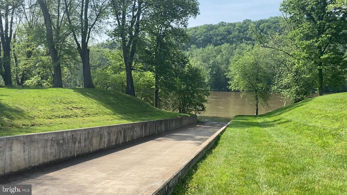 BROOKFIELD - Residential