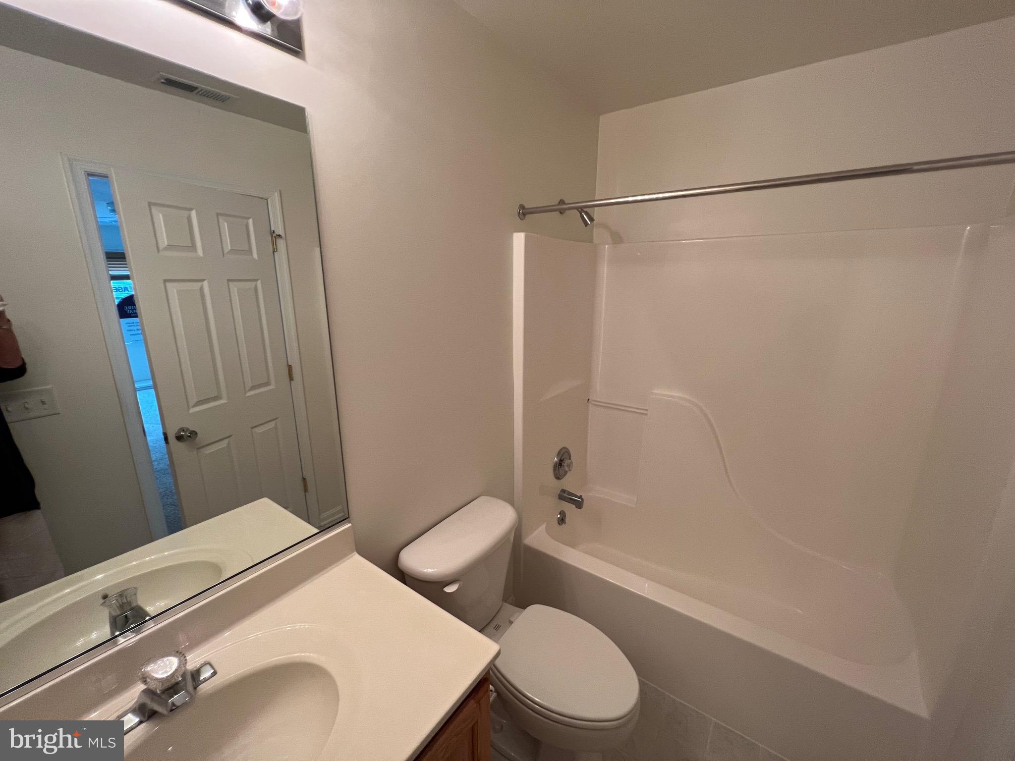 BAYSIDE - Residential Lease