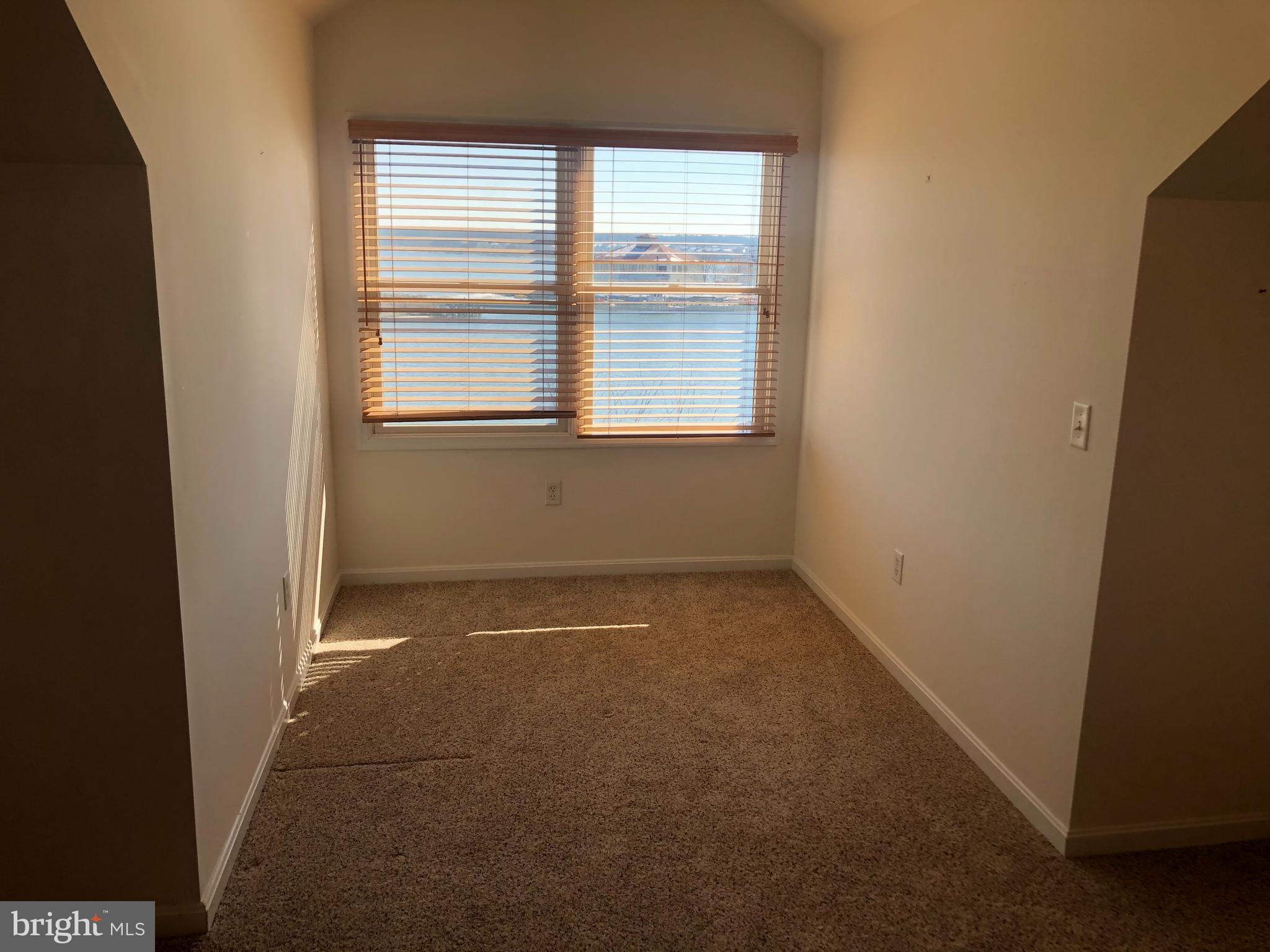 BAYSIDE - Residential Lease