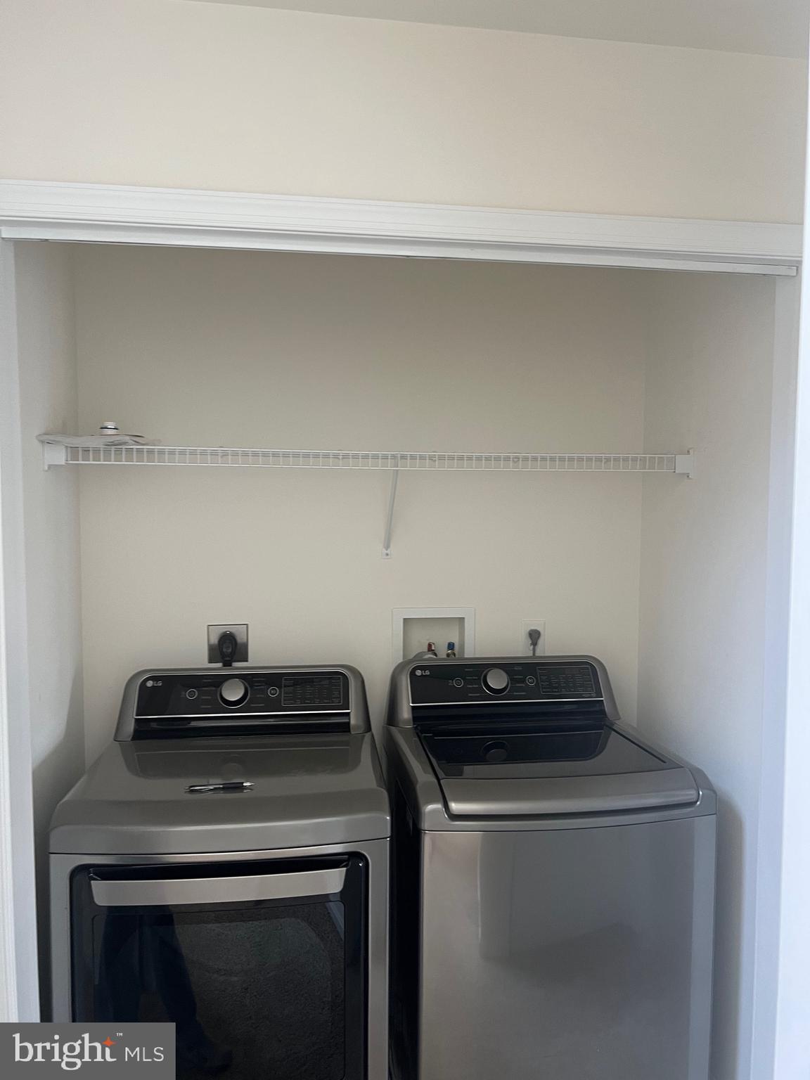 BAYSIDE - Residential Lease