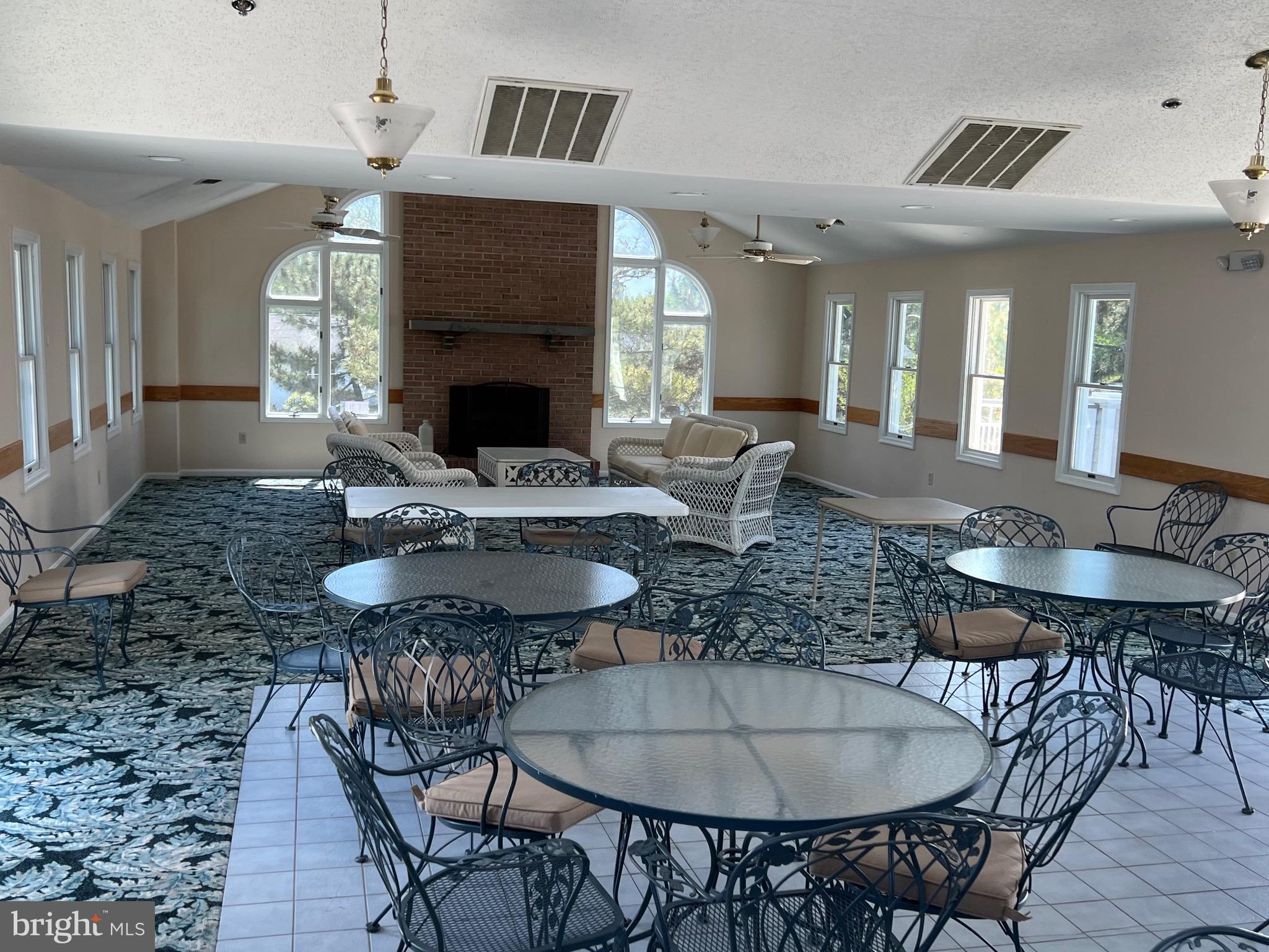 BAYSIDE - Residential Lease