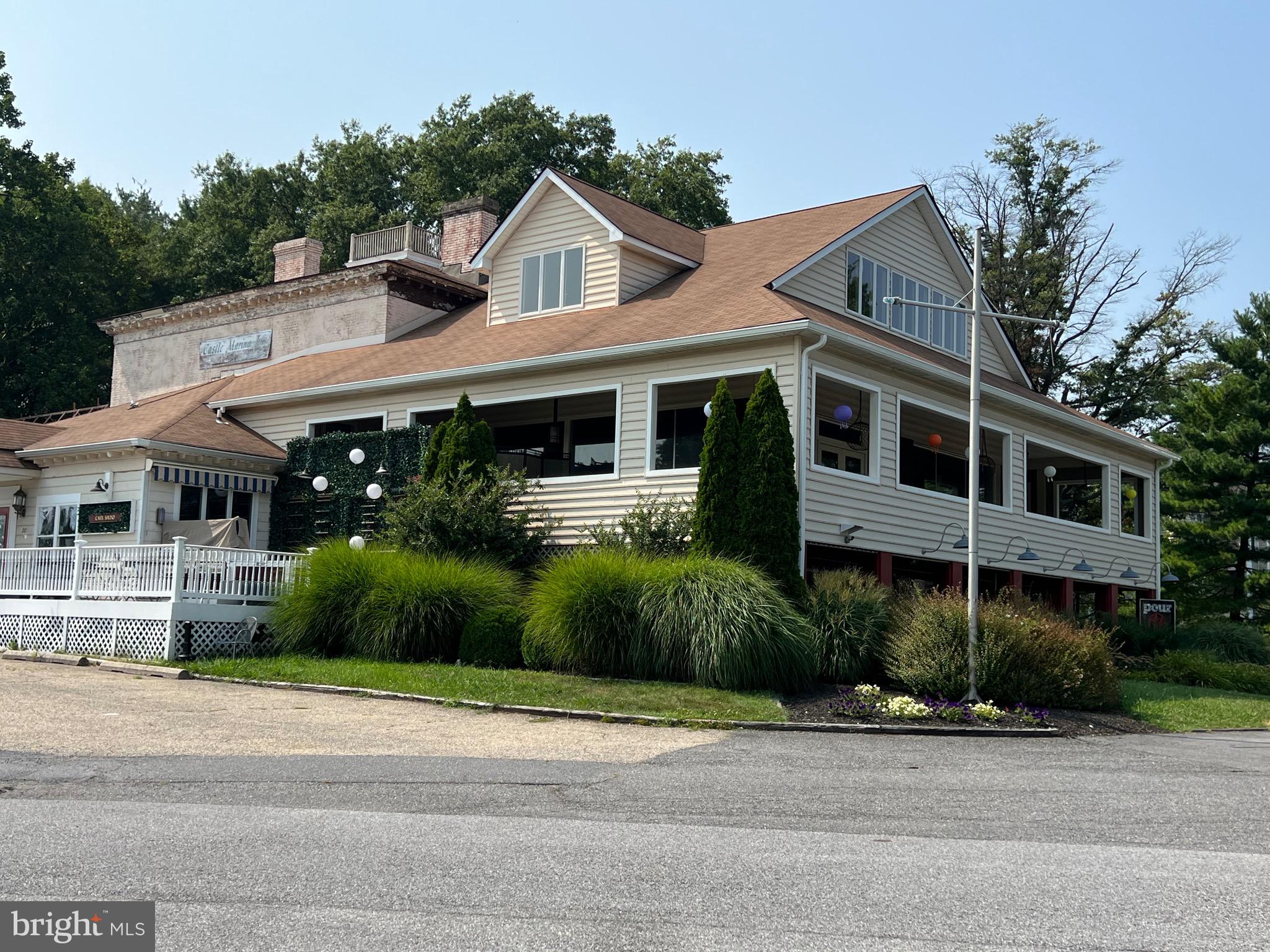 BAYSIDE - Residential Lease