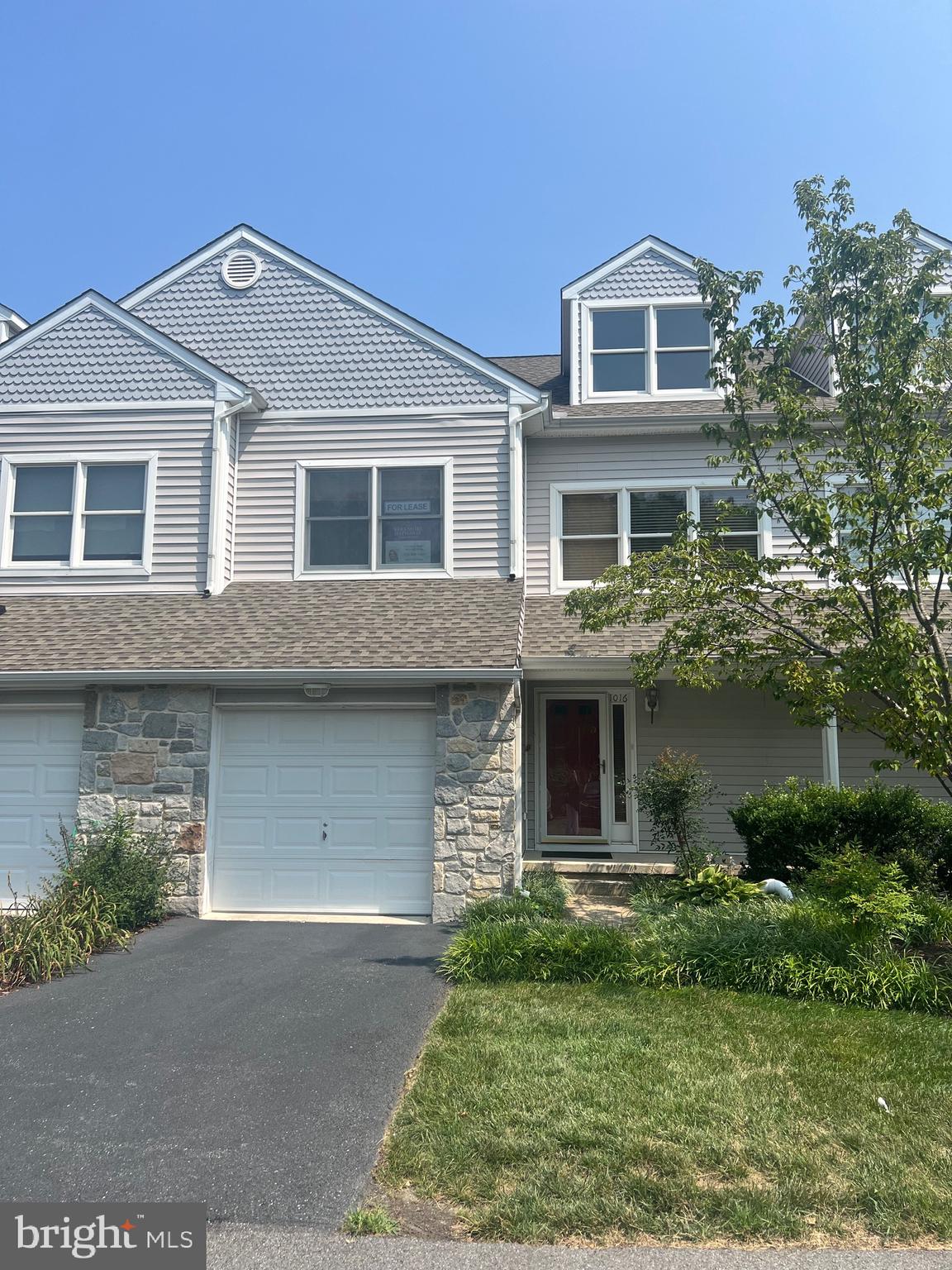 BAYSIDE - Residential Lease