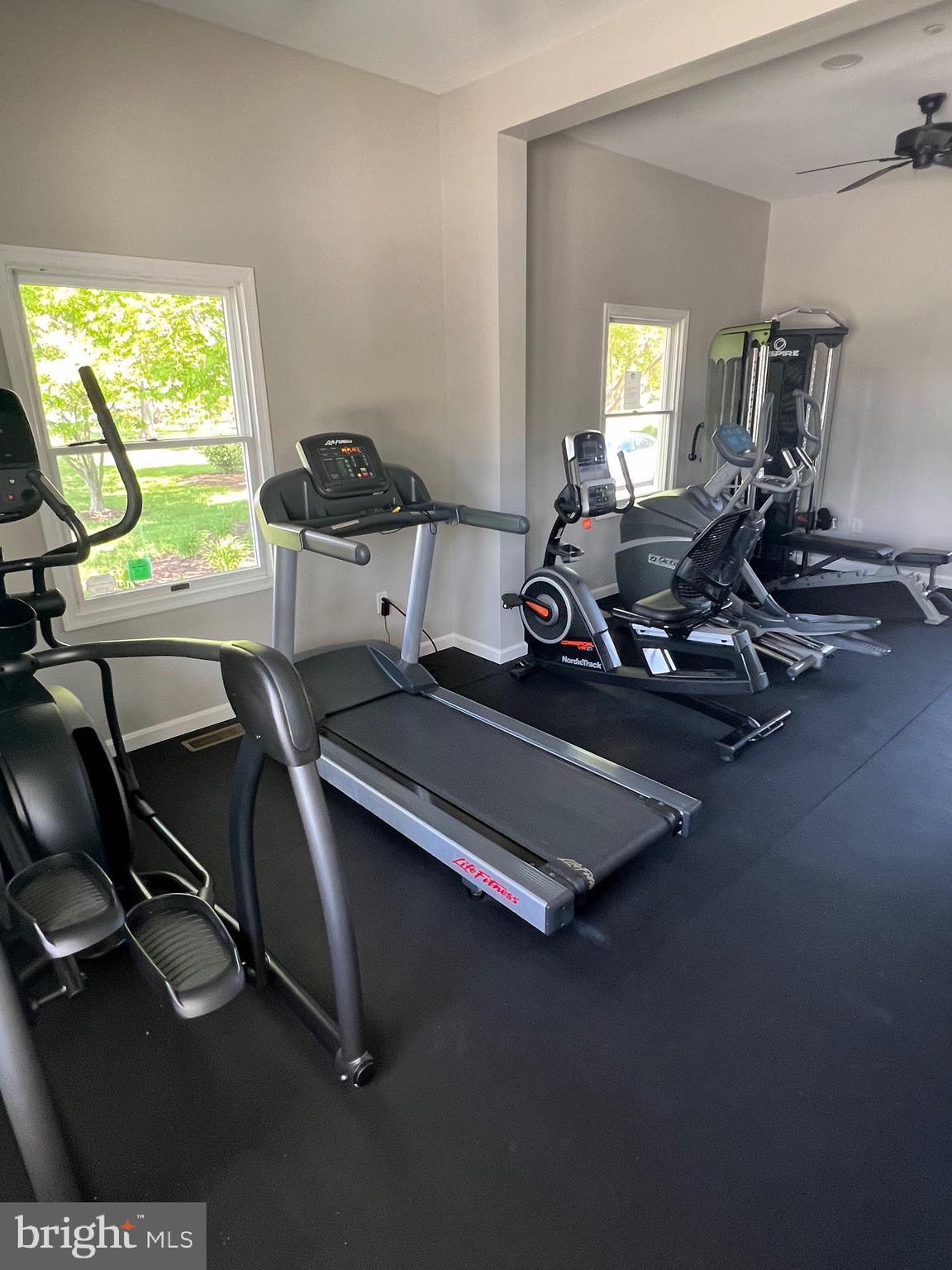 BAYSIDE - Residential Lease