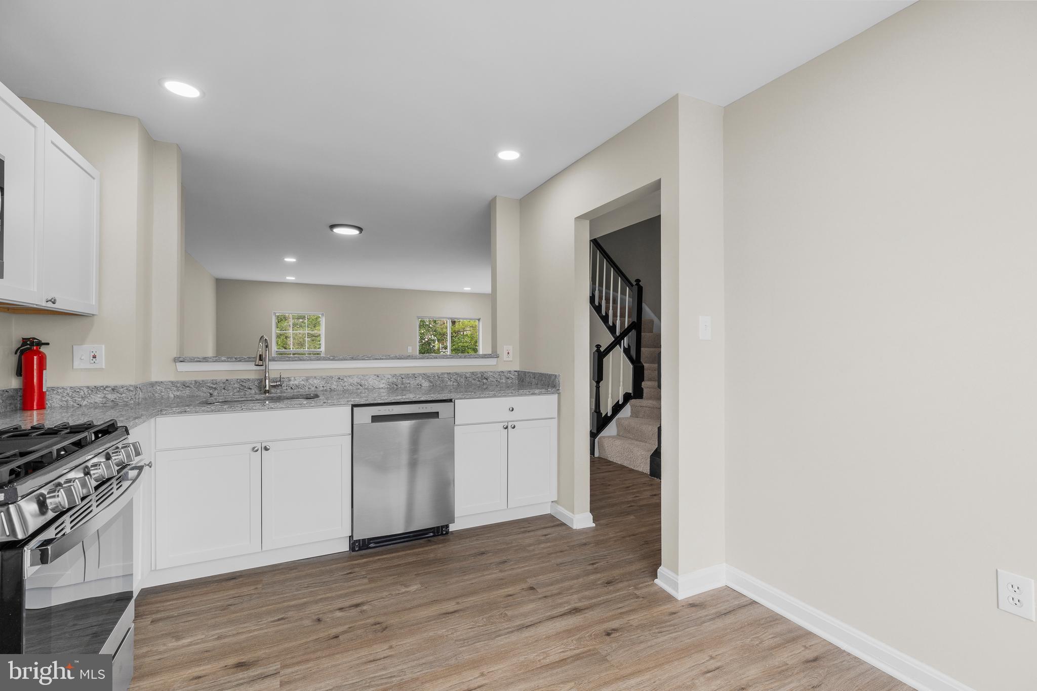 RIDGEFIELD VILLAGE - Residential