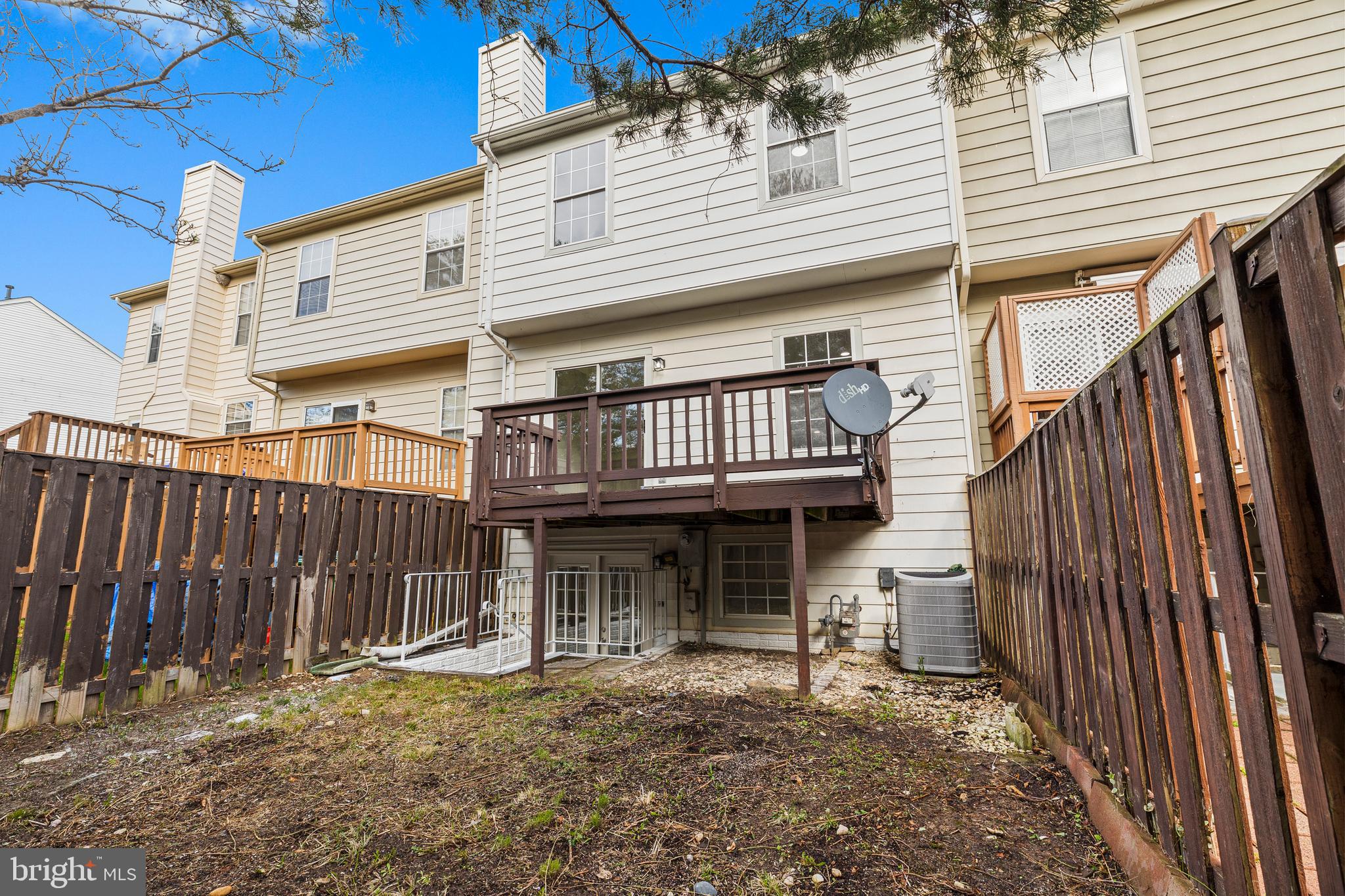 RIDGEFIELD VILLAGE - Residential