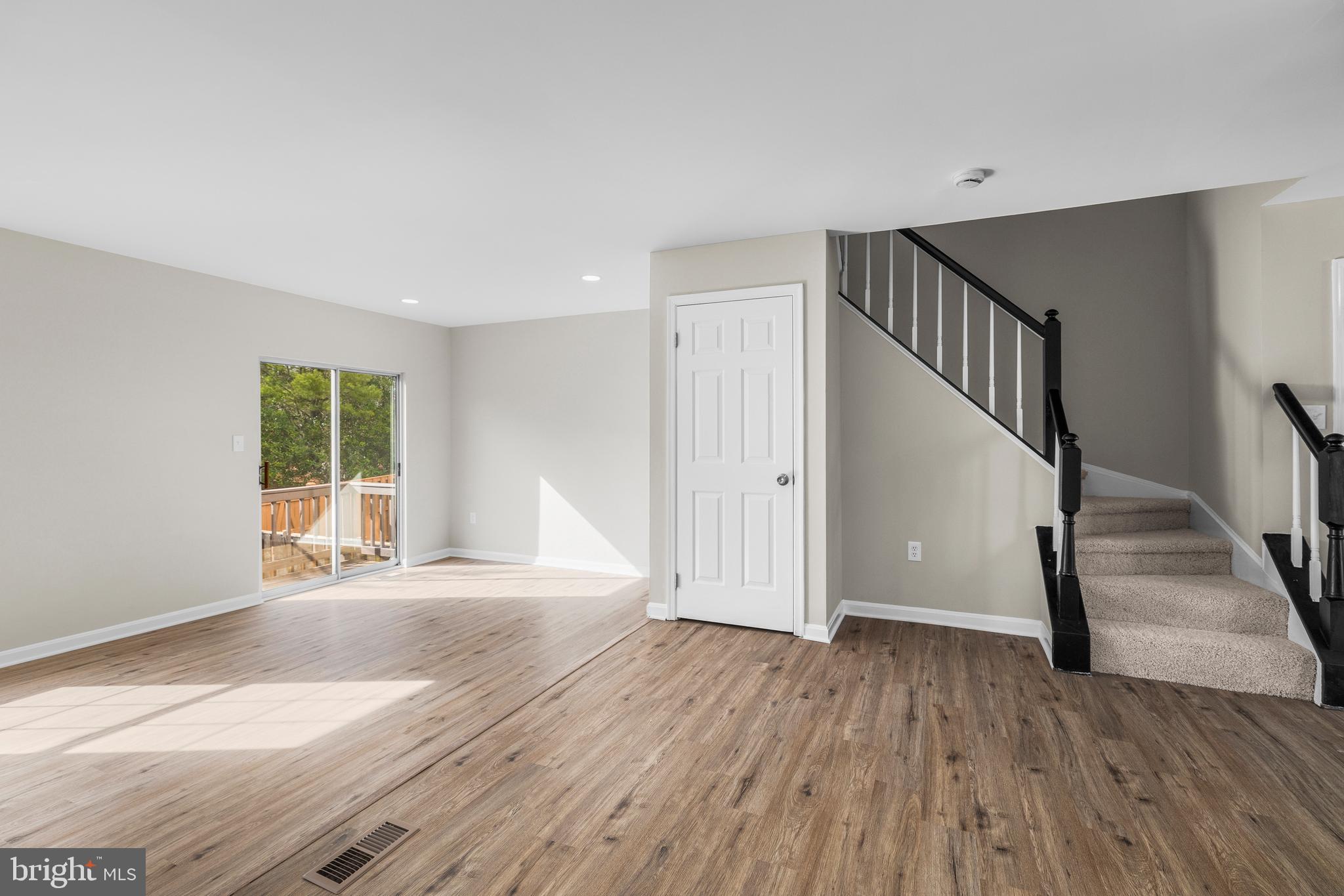 RIDGEFIELD VILLAGE - Residential