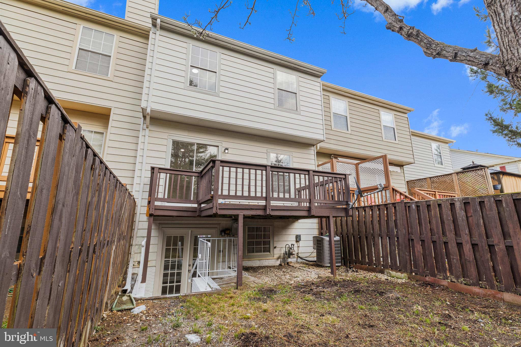 RIDGEFIELD VILLAGE - Residential