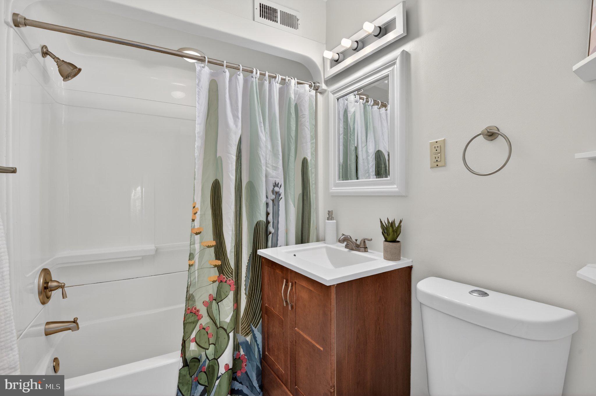 THE CAROLYN - Residential