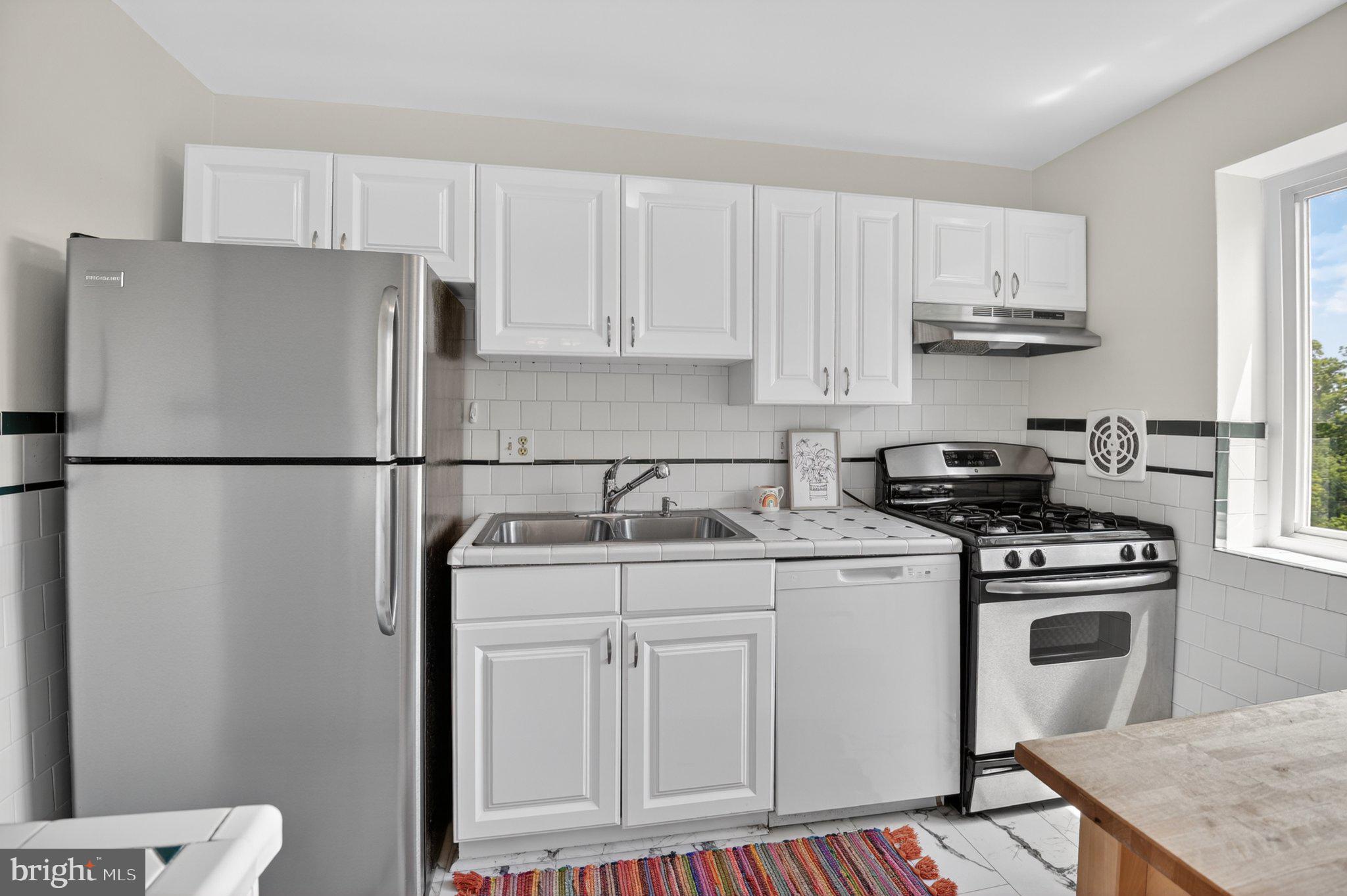 THE CAROLYN - Residential