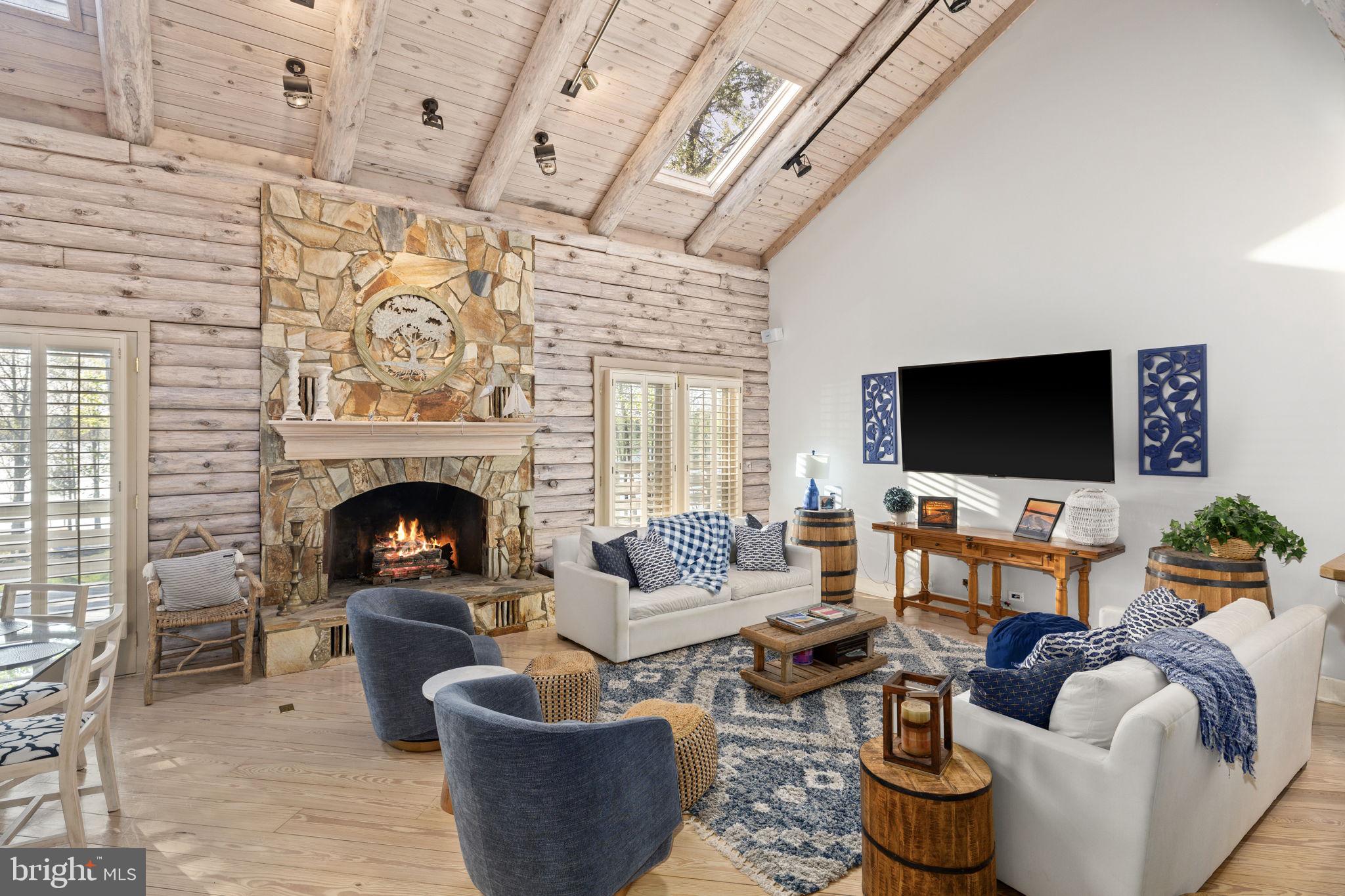 FISHERMANS COVE - Residential