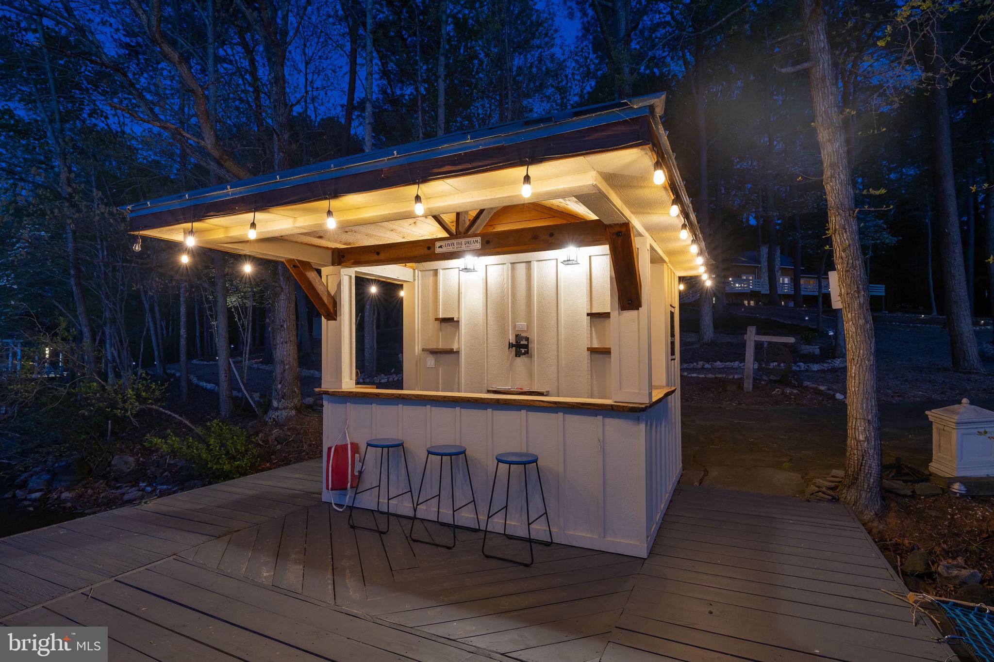 FISHERMANS COVE - Residential