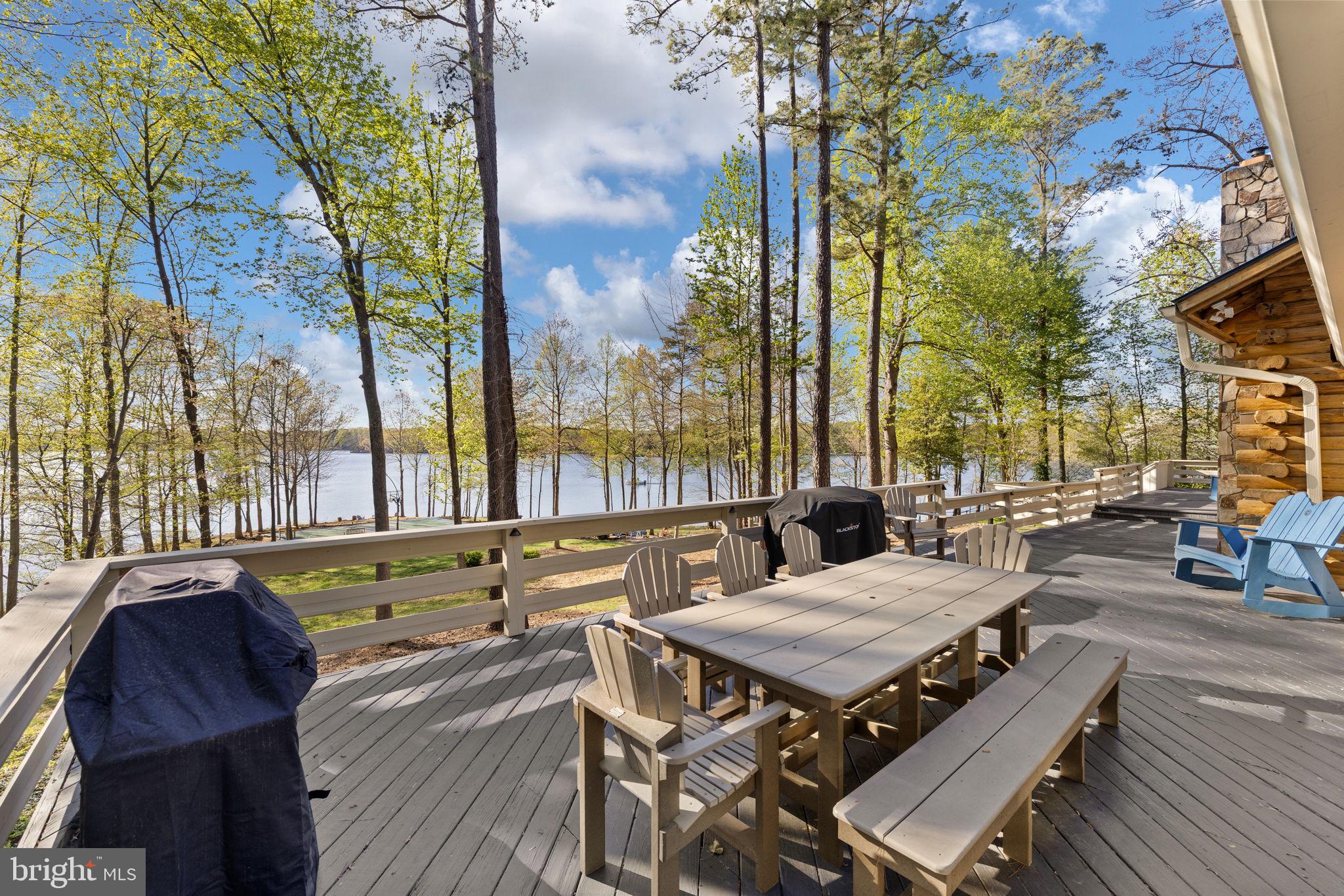 FISHERMANS COVE - Residential