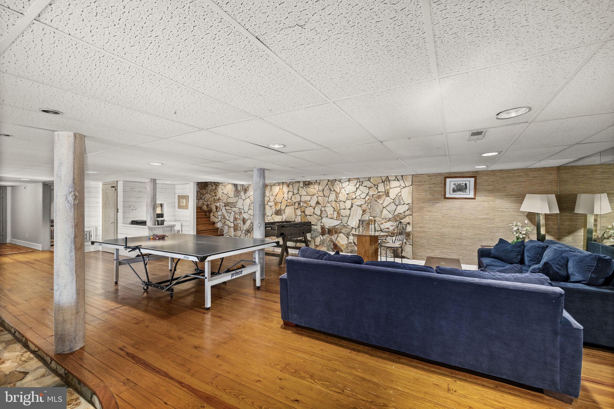 FISHERMANS COVE - Residential