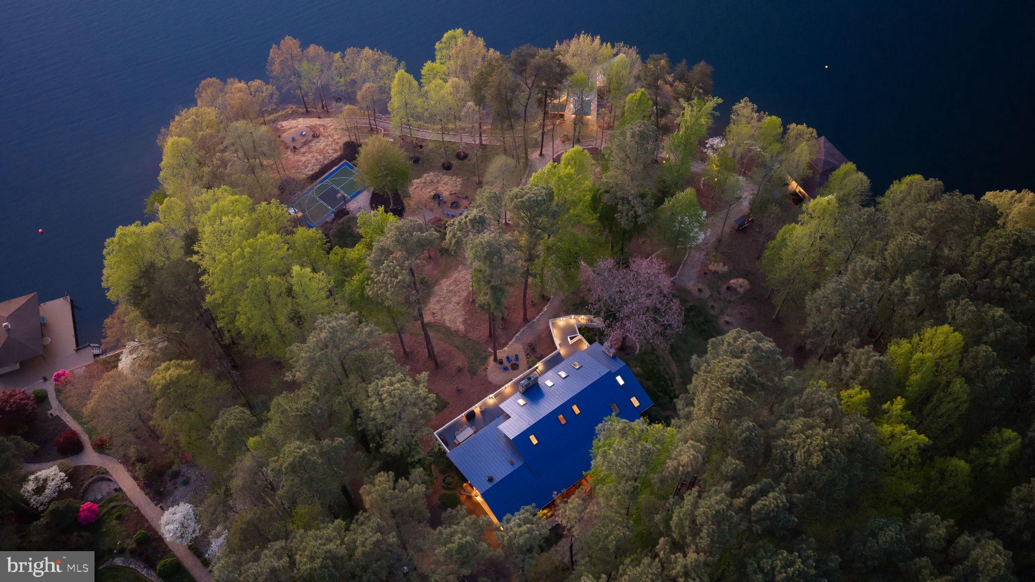 FISHERMANS COVE - Residential