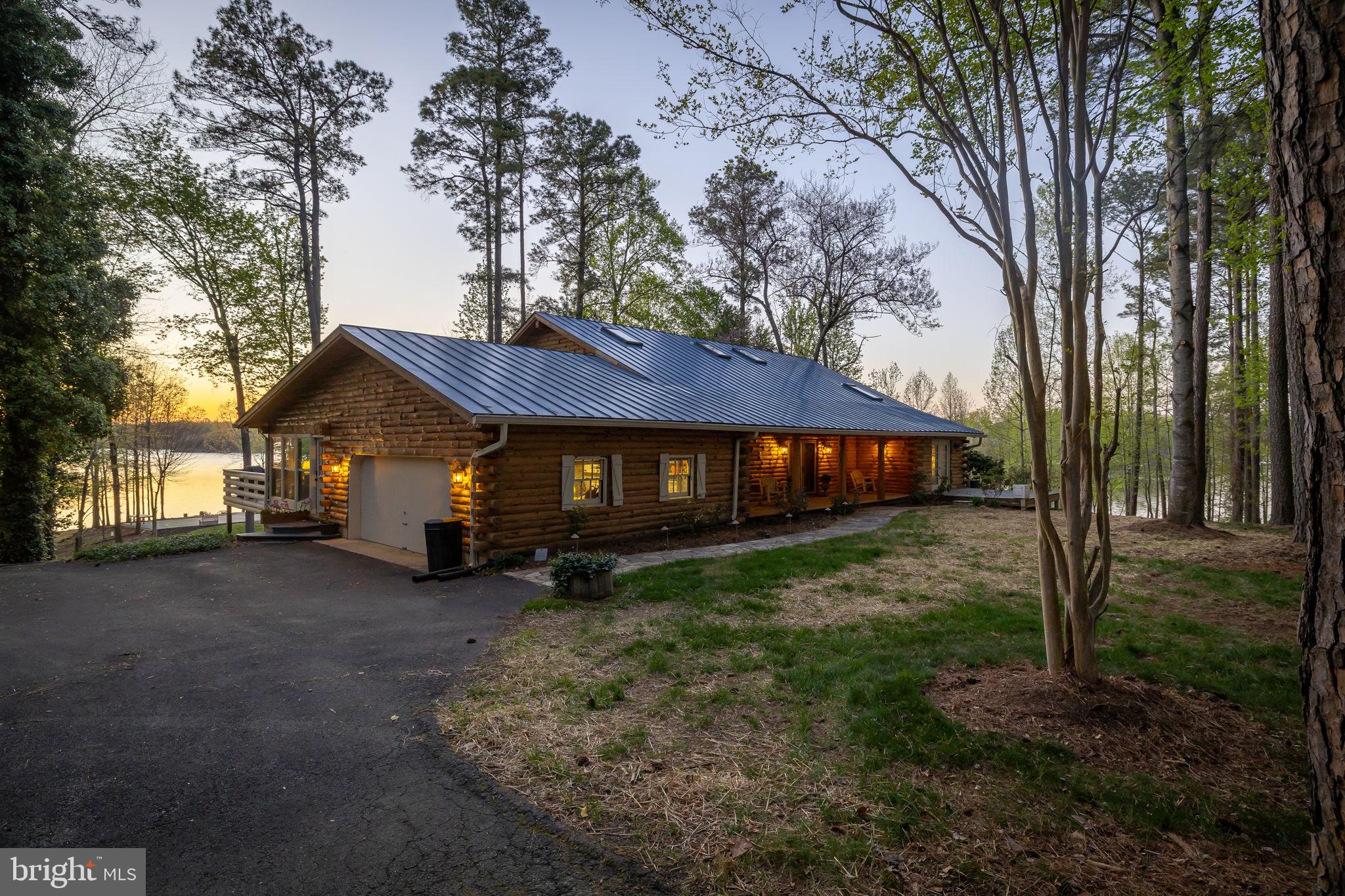 FISHERMANS COVE - Residential