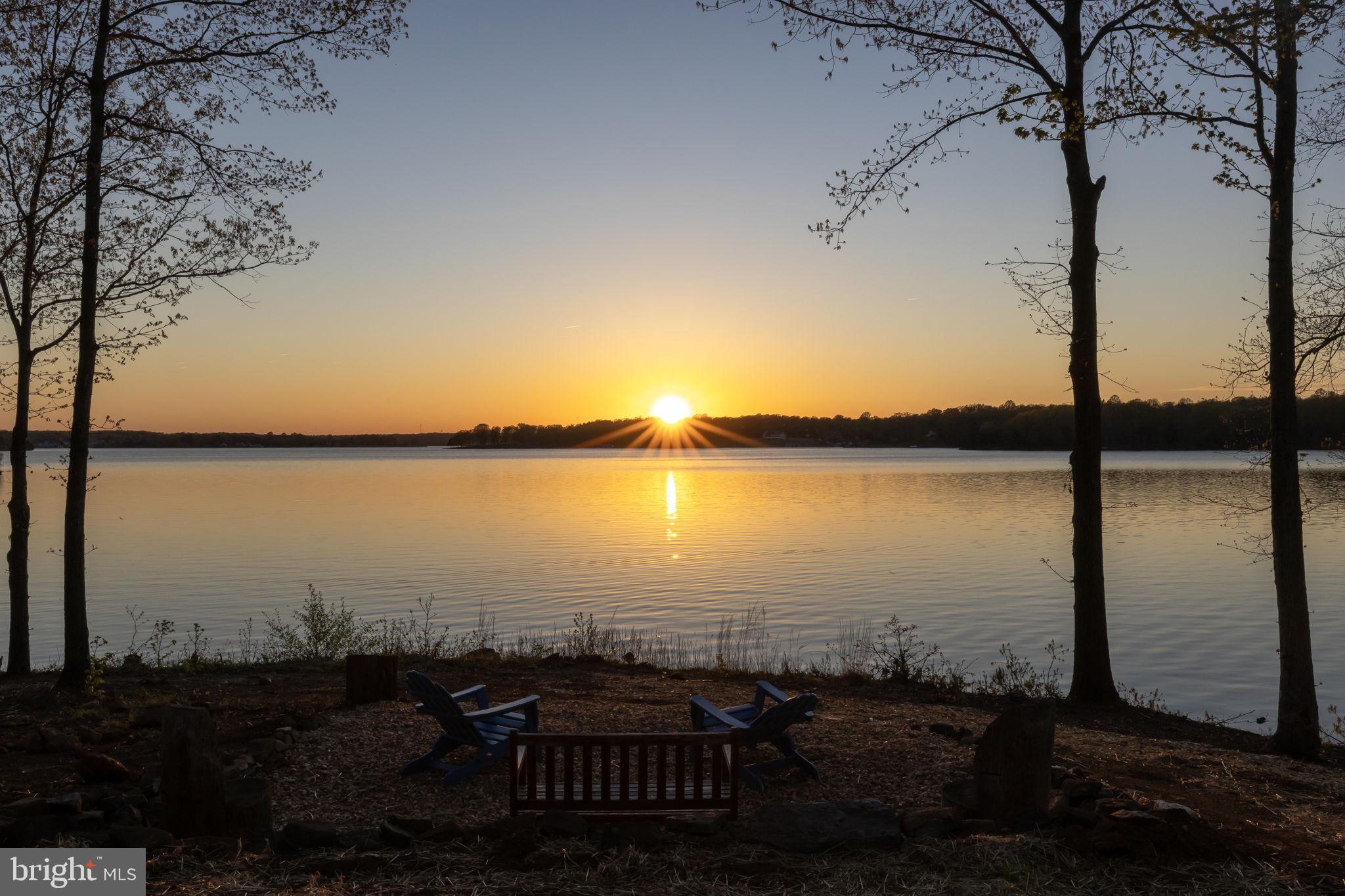 FISHERMANS COVE - Residential