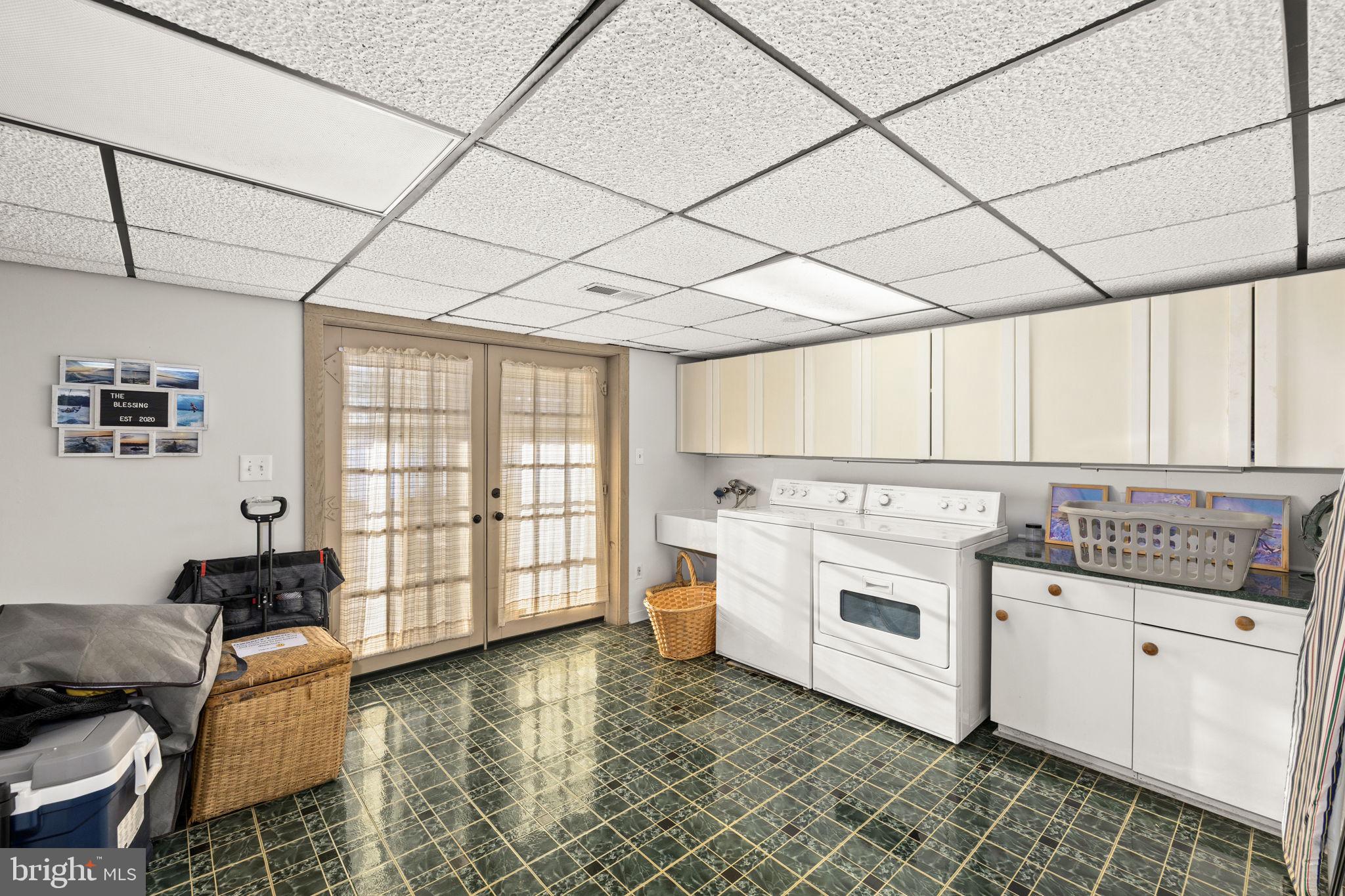 FISHERMANS COVE - Residential