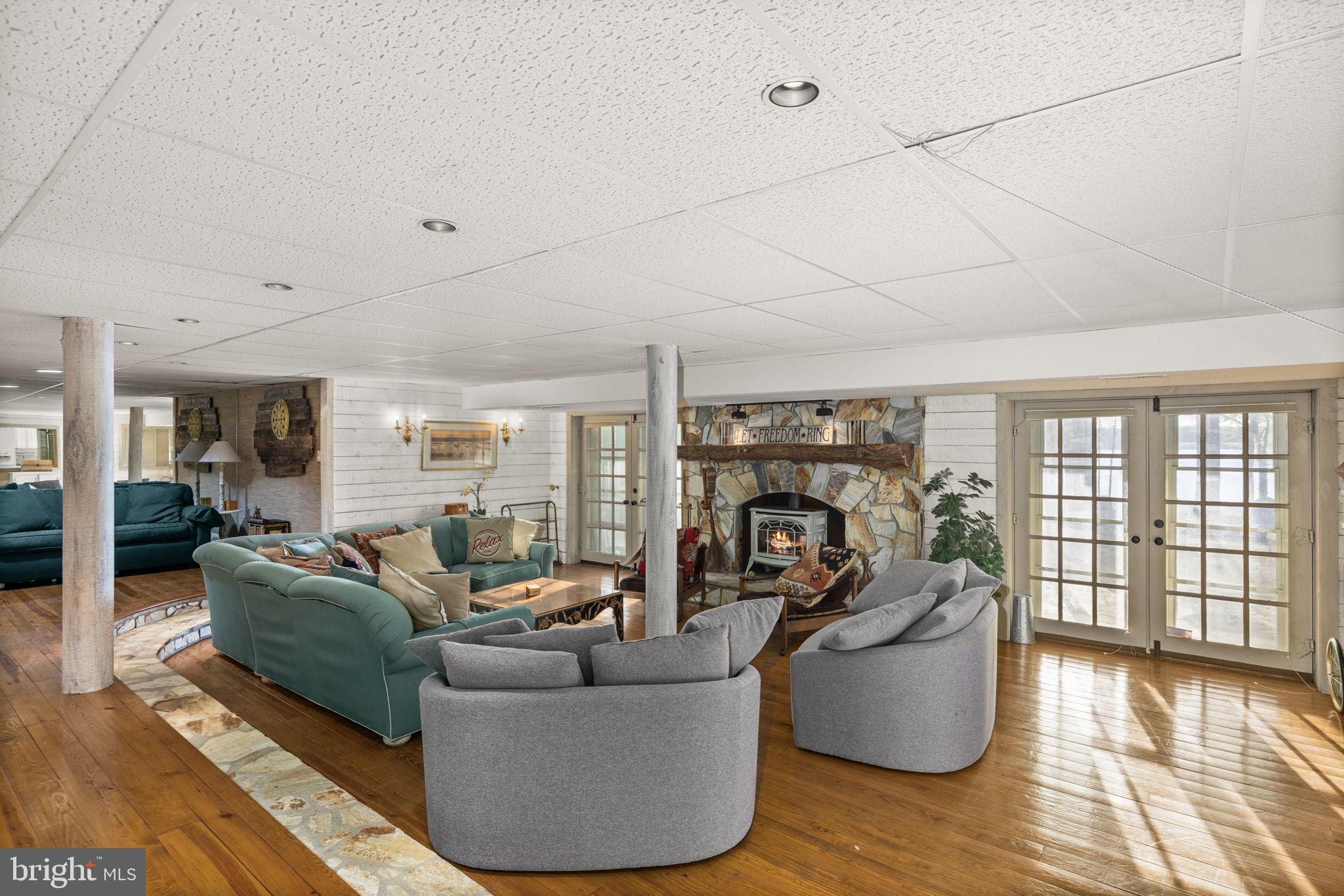 FISHERMANS COVE - Residential