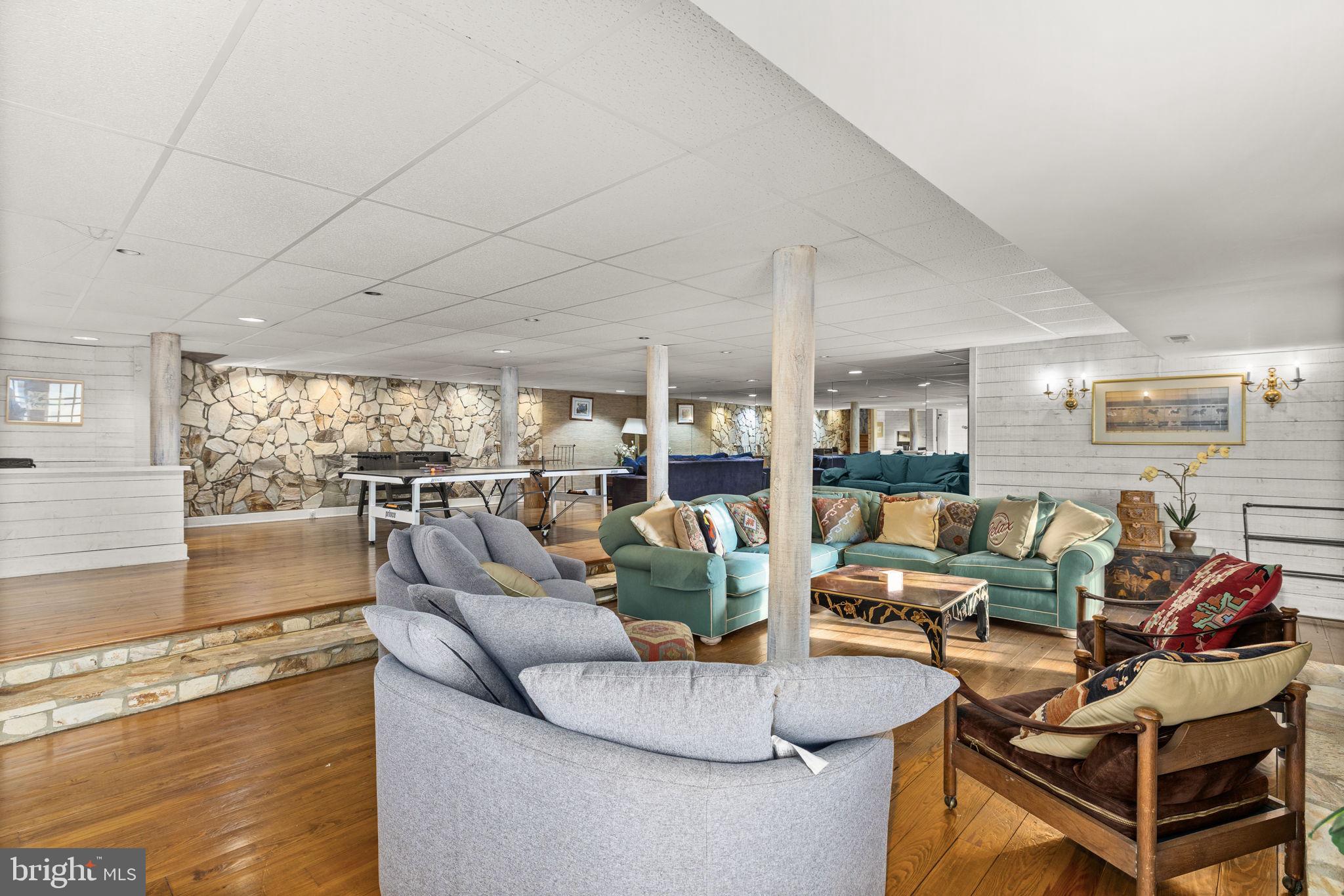 FISHERMANS COVE - Residential